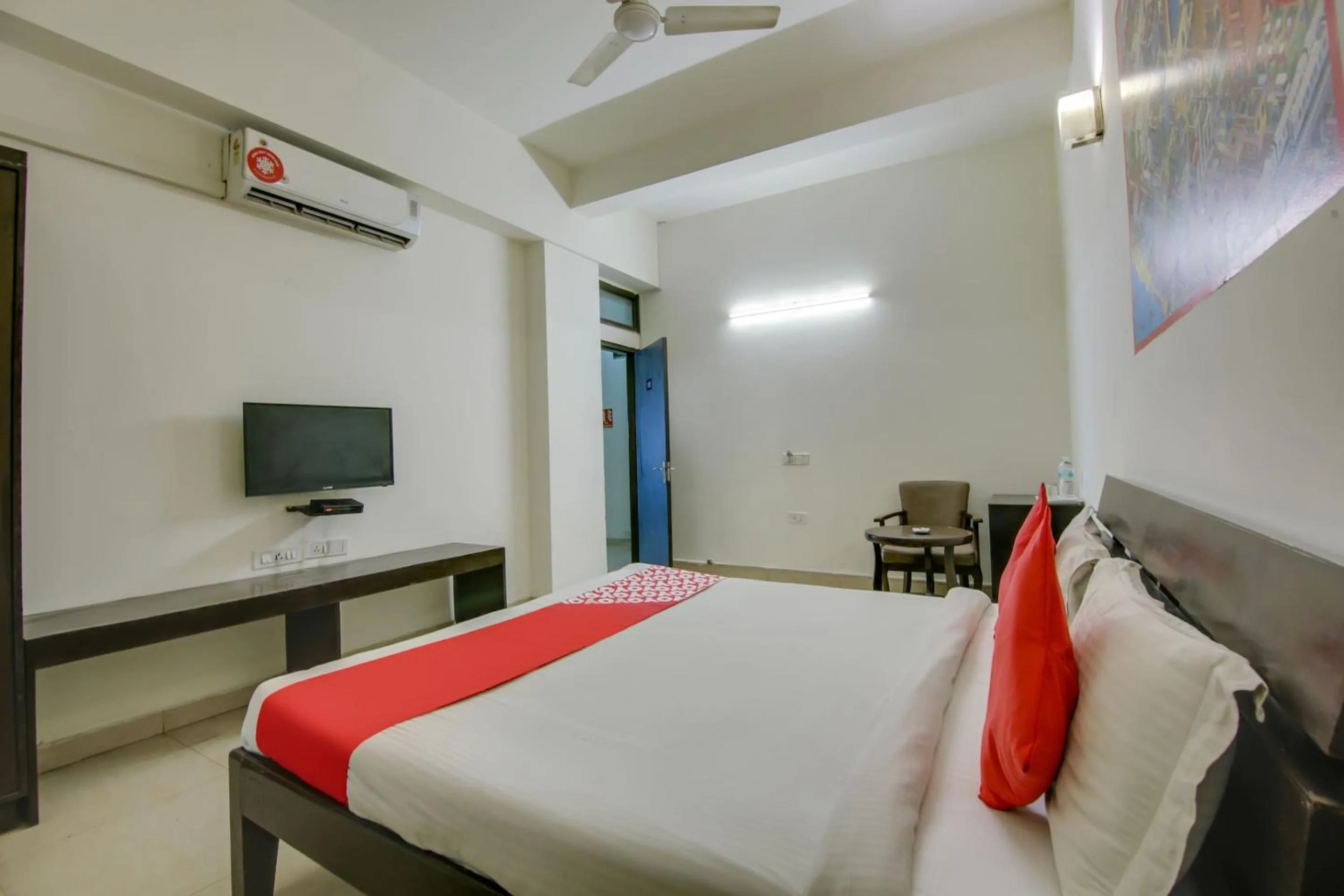 Facade/entrance, Bed in Hotel O Dream View