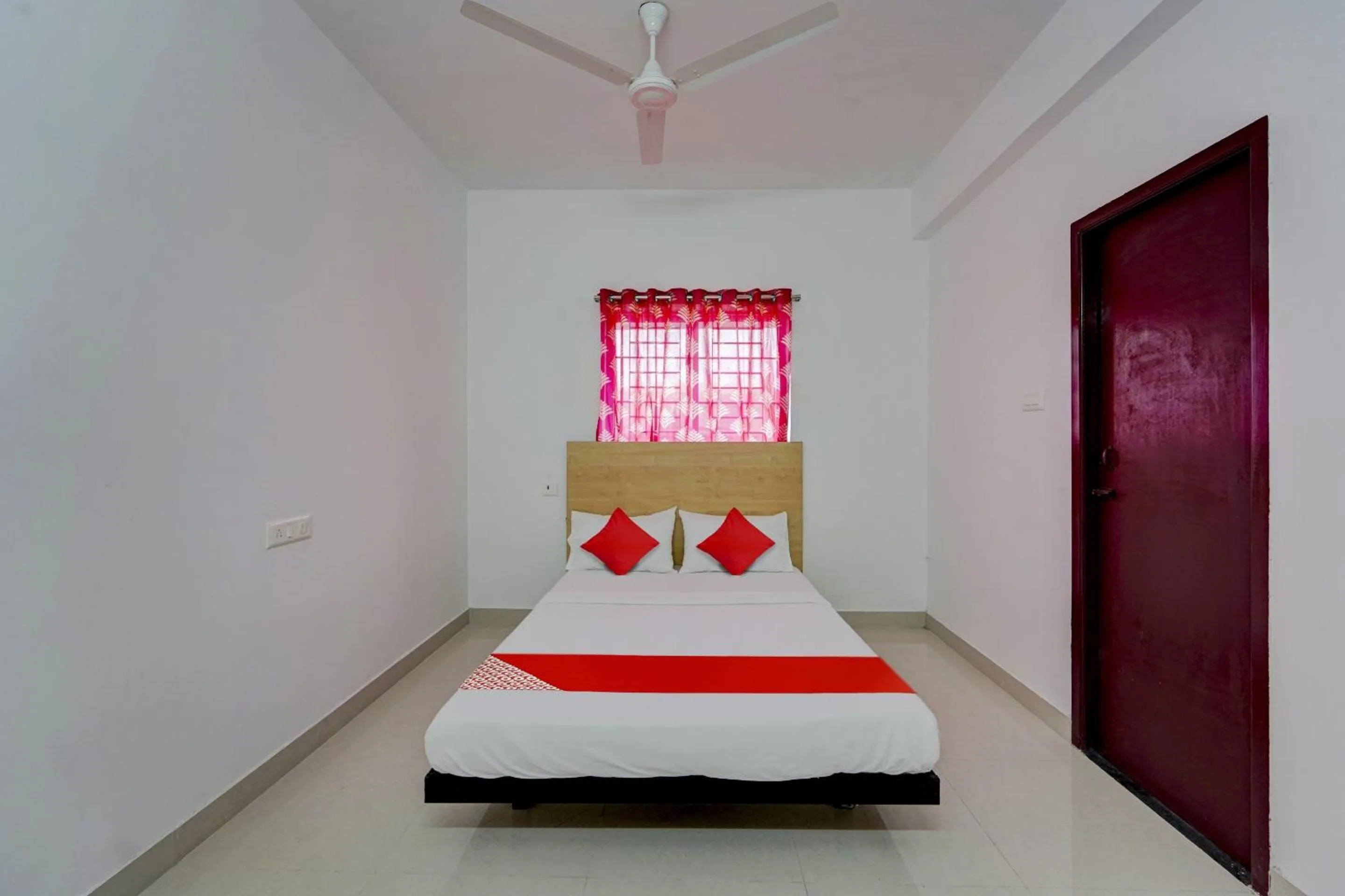 Bedroom, Bed in Hotel O J2 Service Appartment