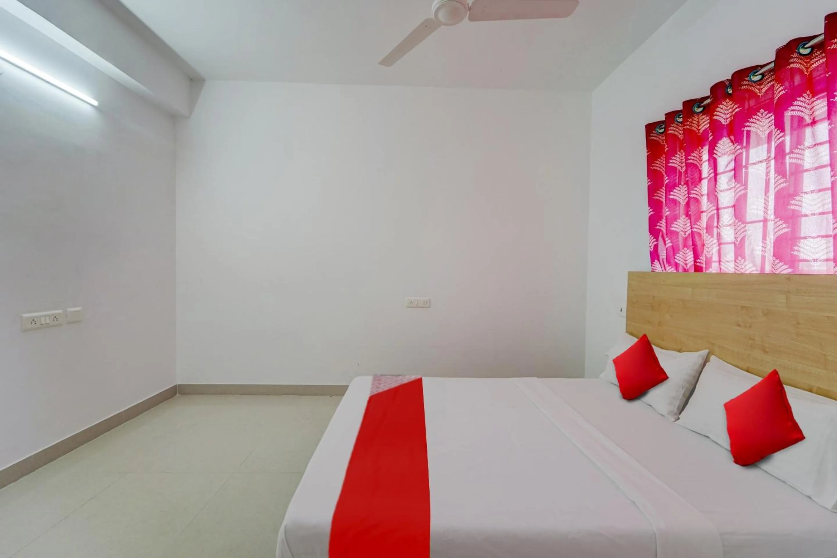 Bedroom, Bed in Hotel O J2 Service Appartment