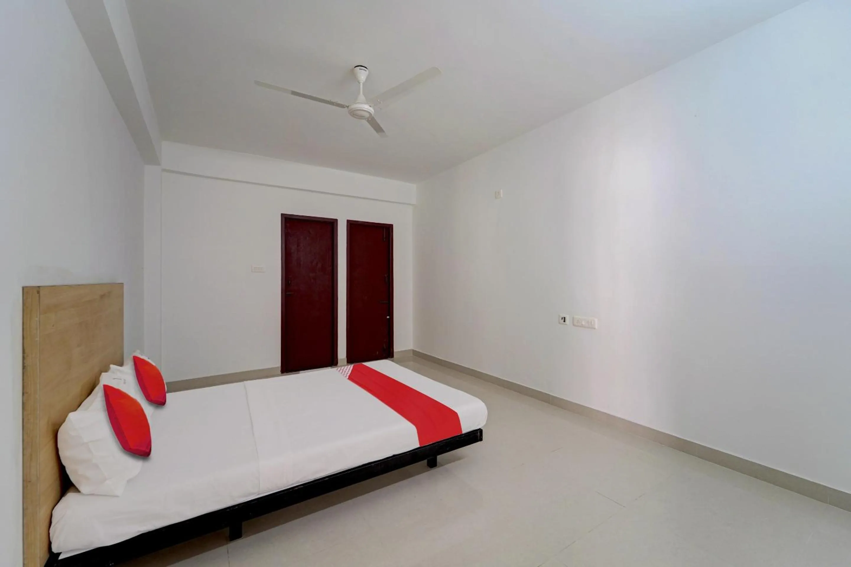 Bedroom, Bed in Hotel O J2 Service Appartment