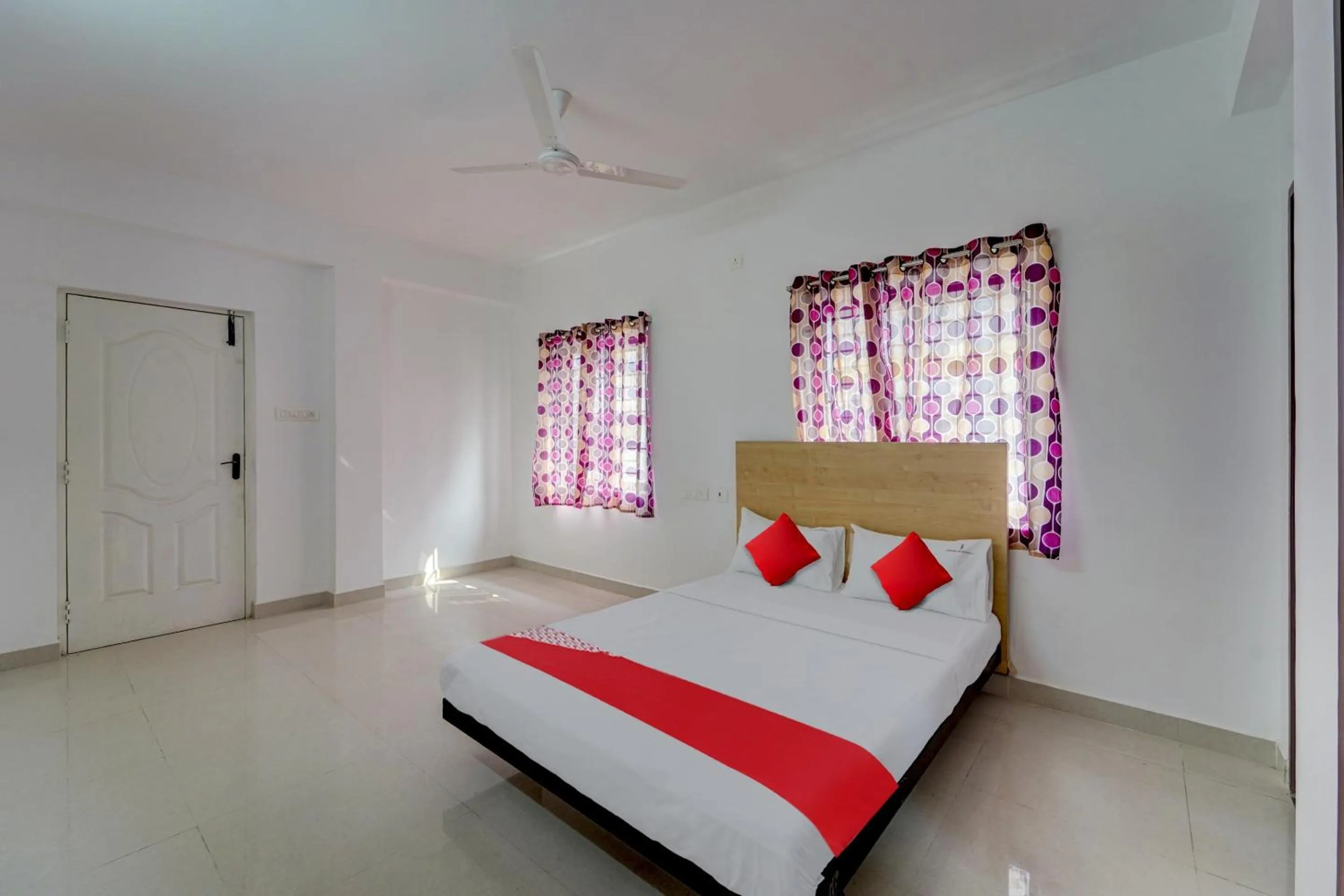 Bedroom, Bed in Hotel O J2 Service Appartment