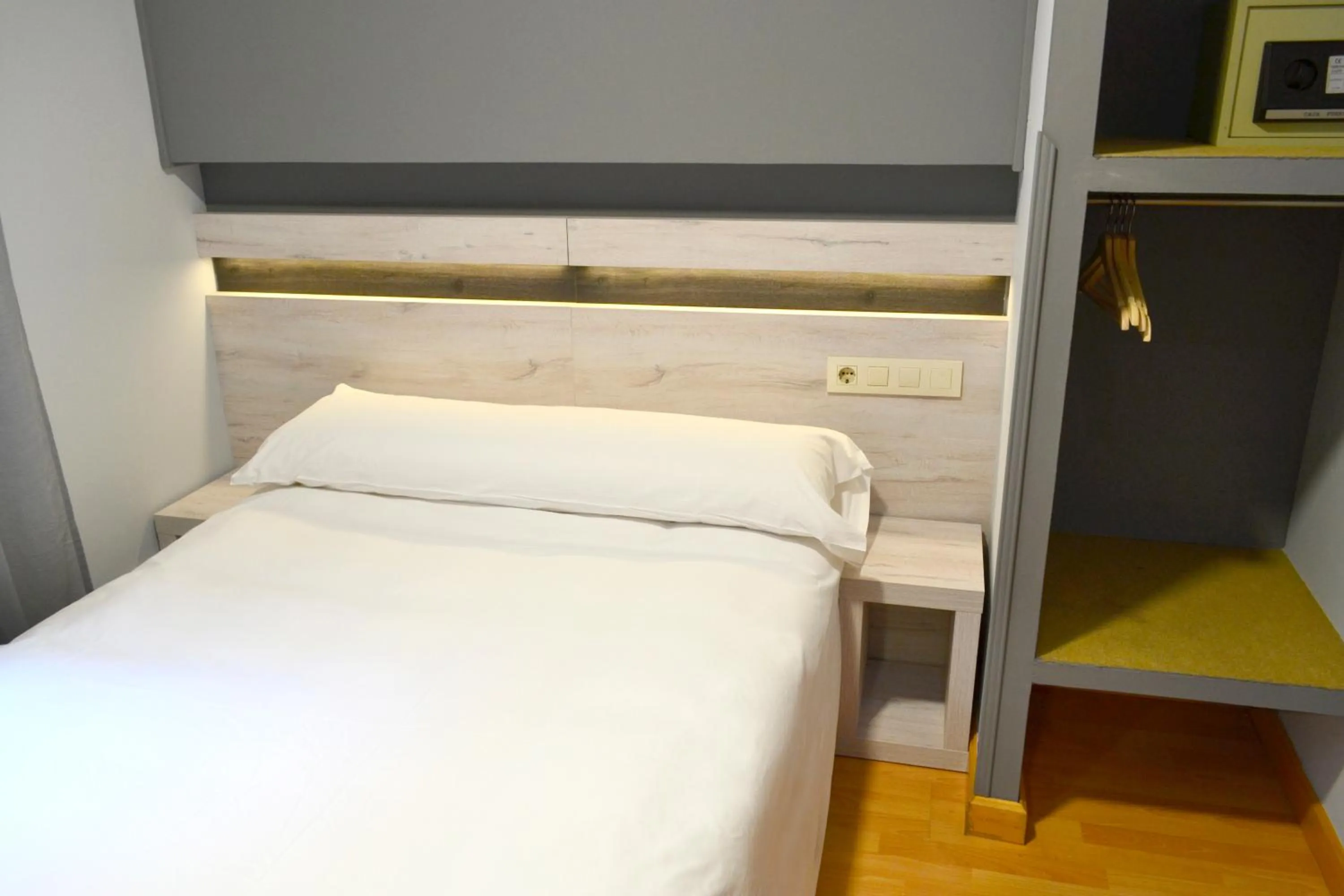 Bed in Hotel Alda Centro Oviedo