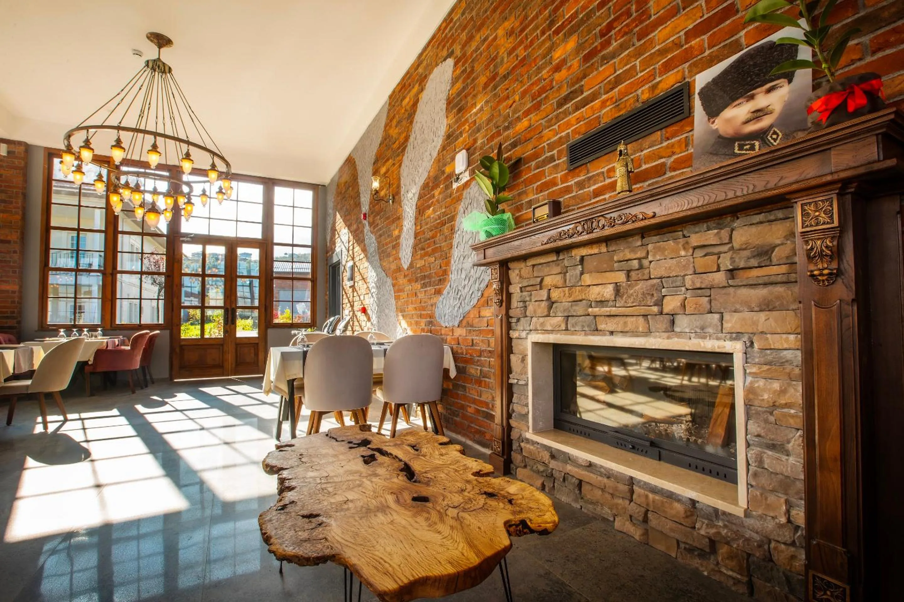 Restaurant/places to eat in Zanike hotel