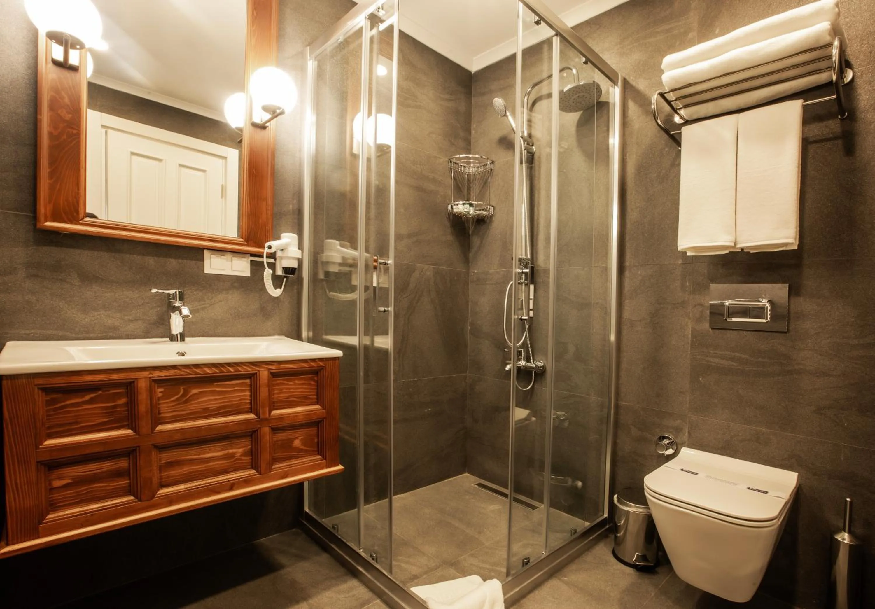 Shower in Zanike hotel