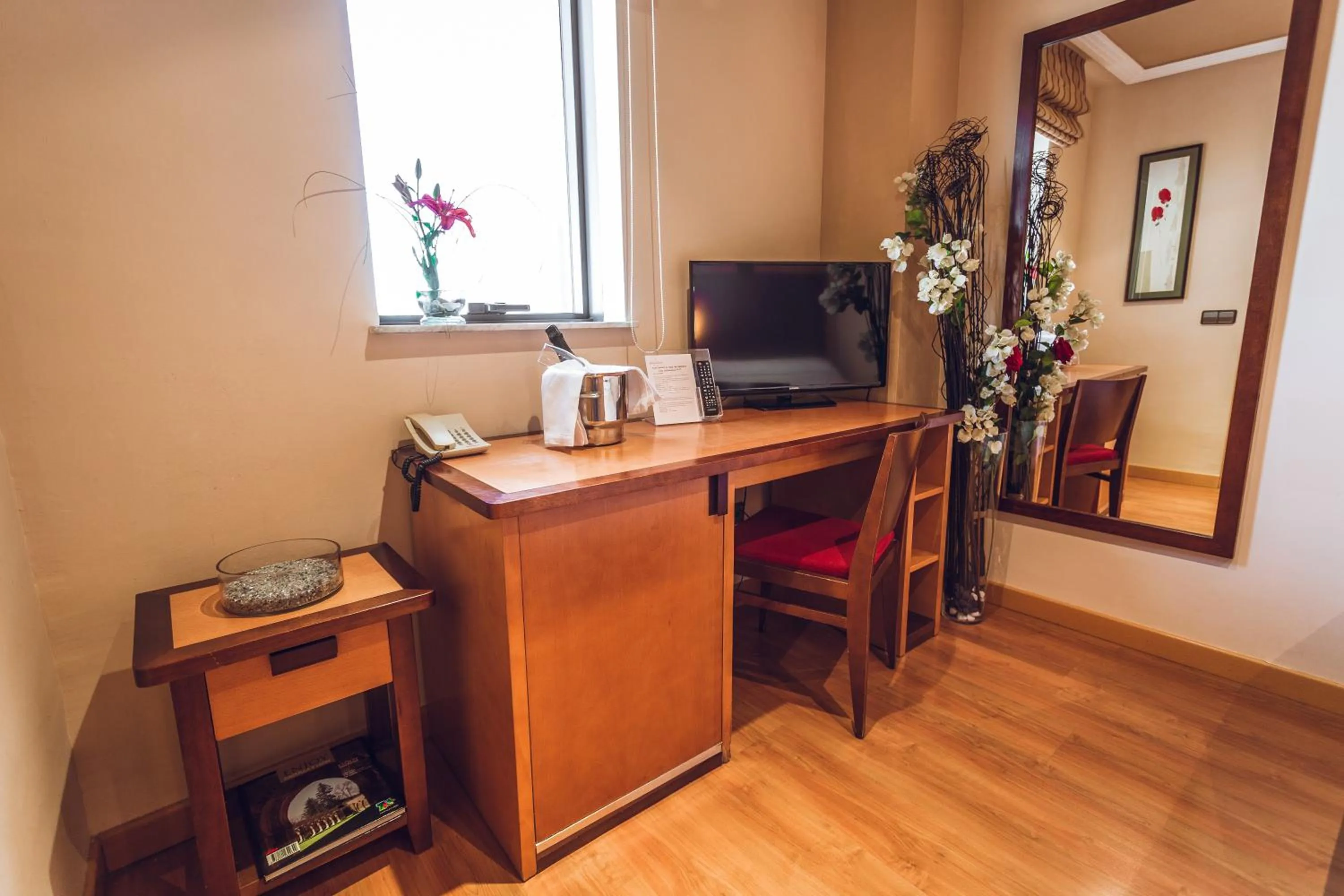 Bedroom in Hotel Bardo Recoletos Coco