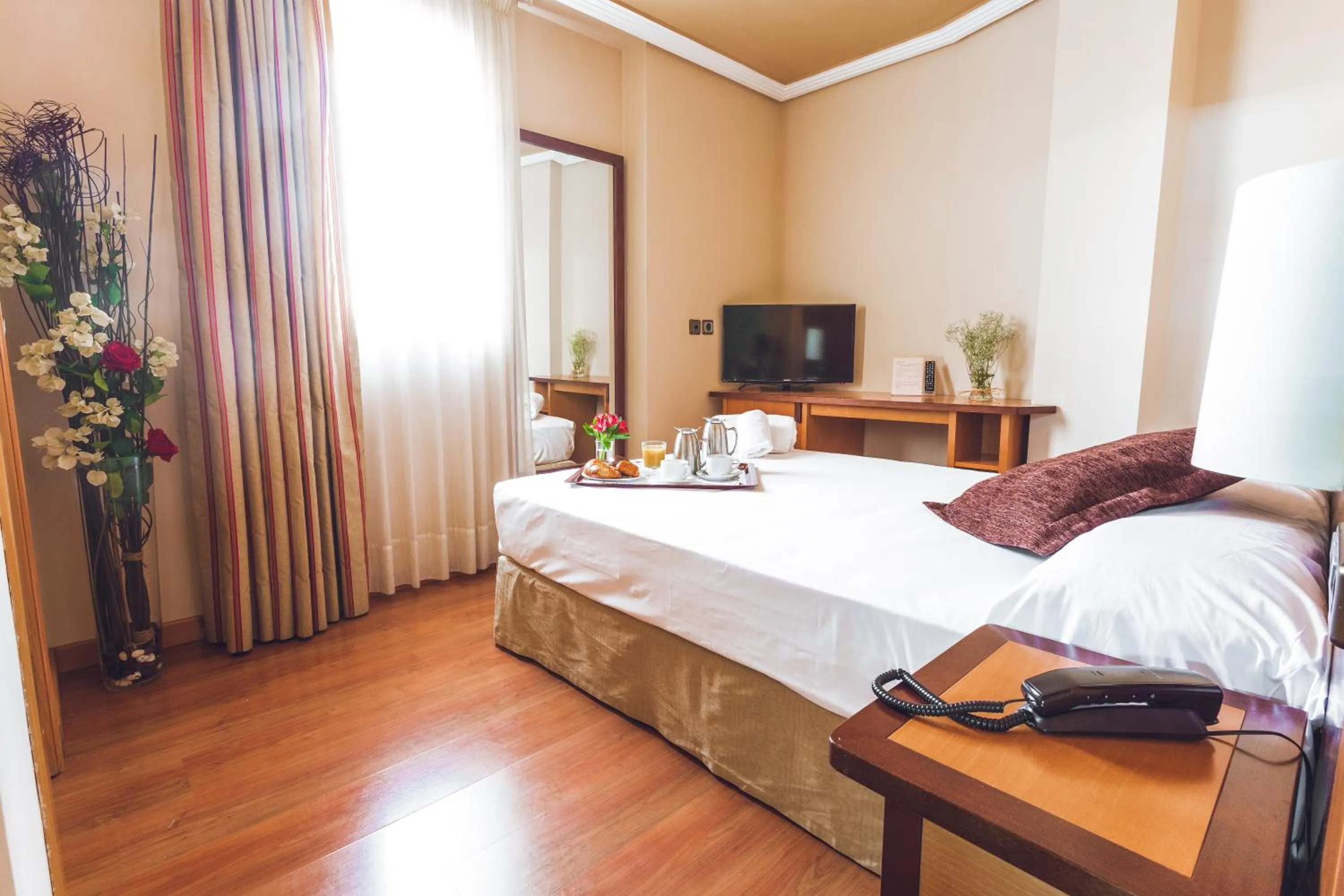 Photo of the whole room, Bed in Hotel Bardo Recoletos Coco