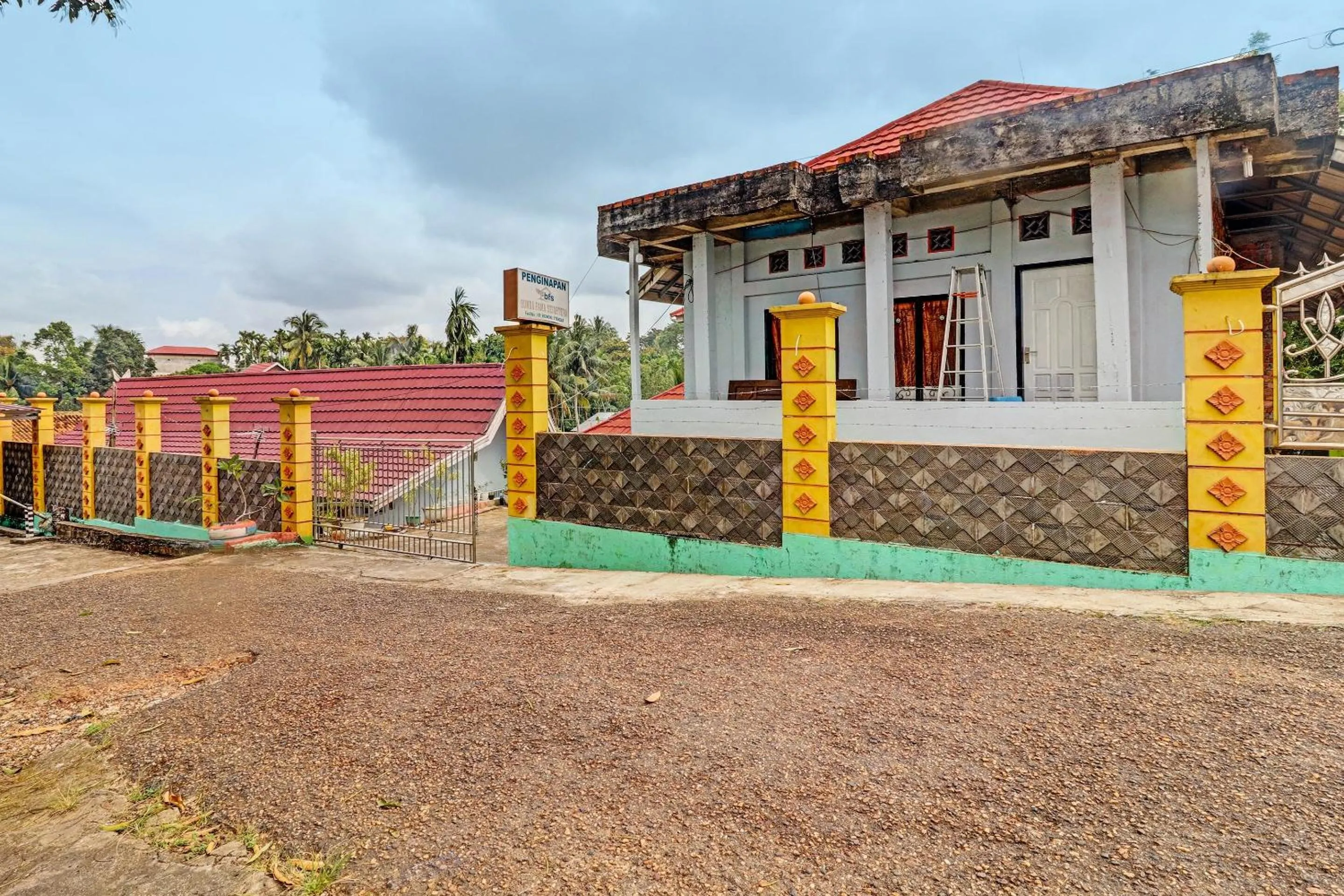 Facade/entrance in OYO 91886 Bfs Homestay Syariah