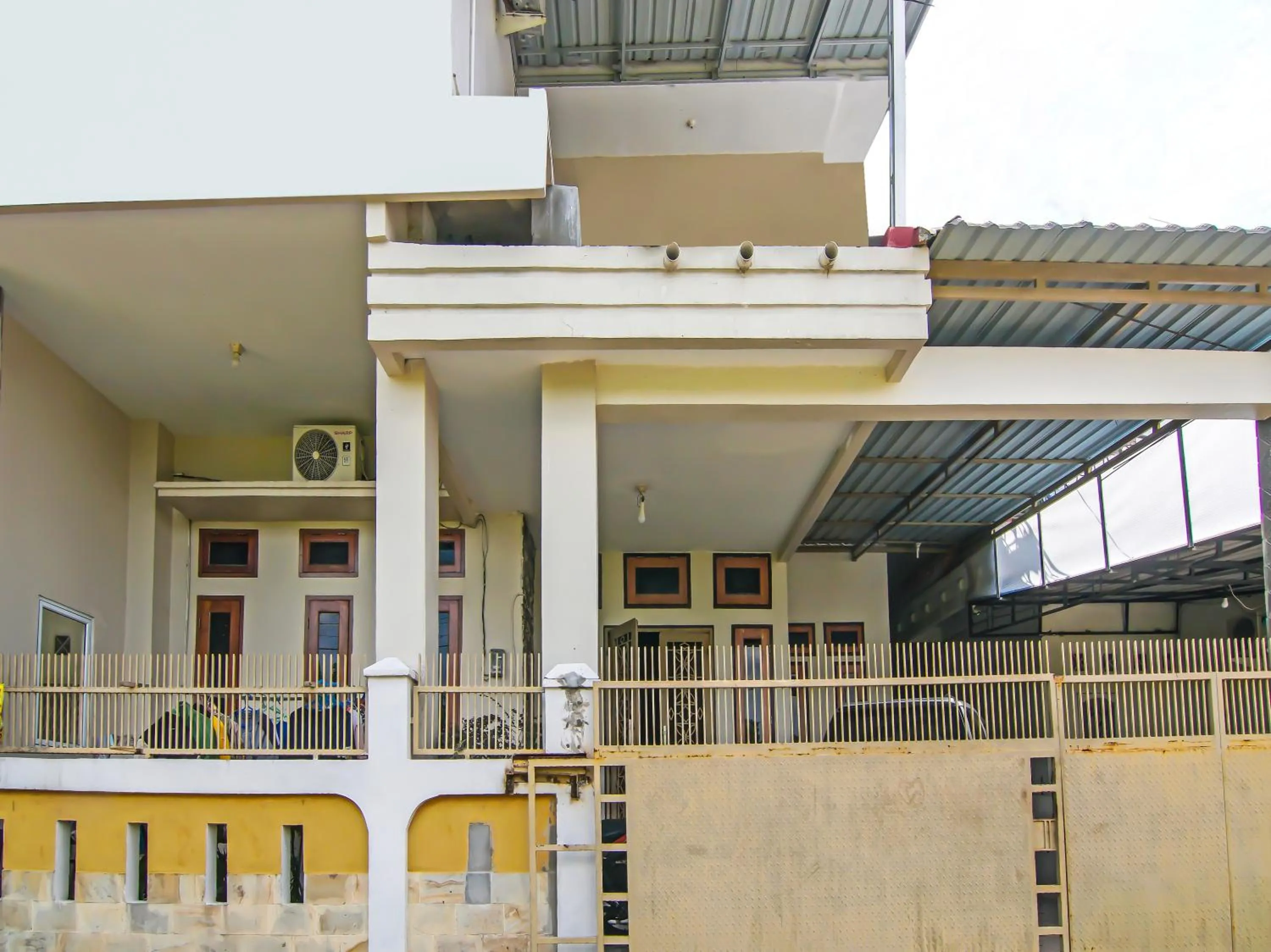 Property building in Hotel O Flamboyan 25 Homestay Syariah