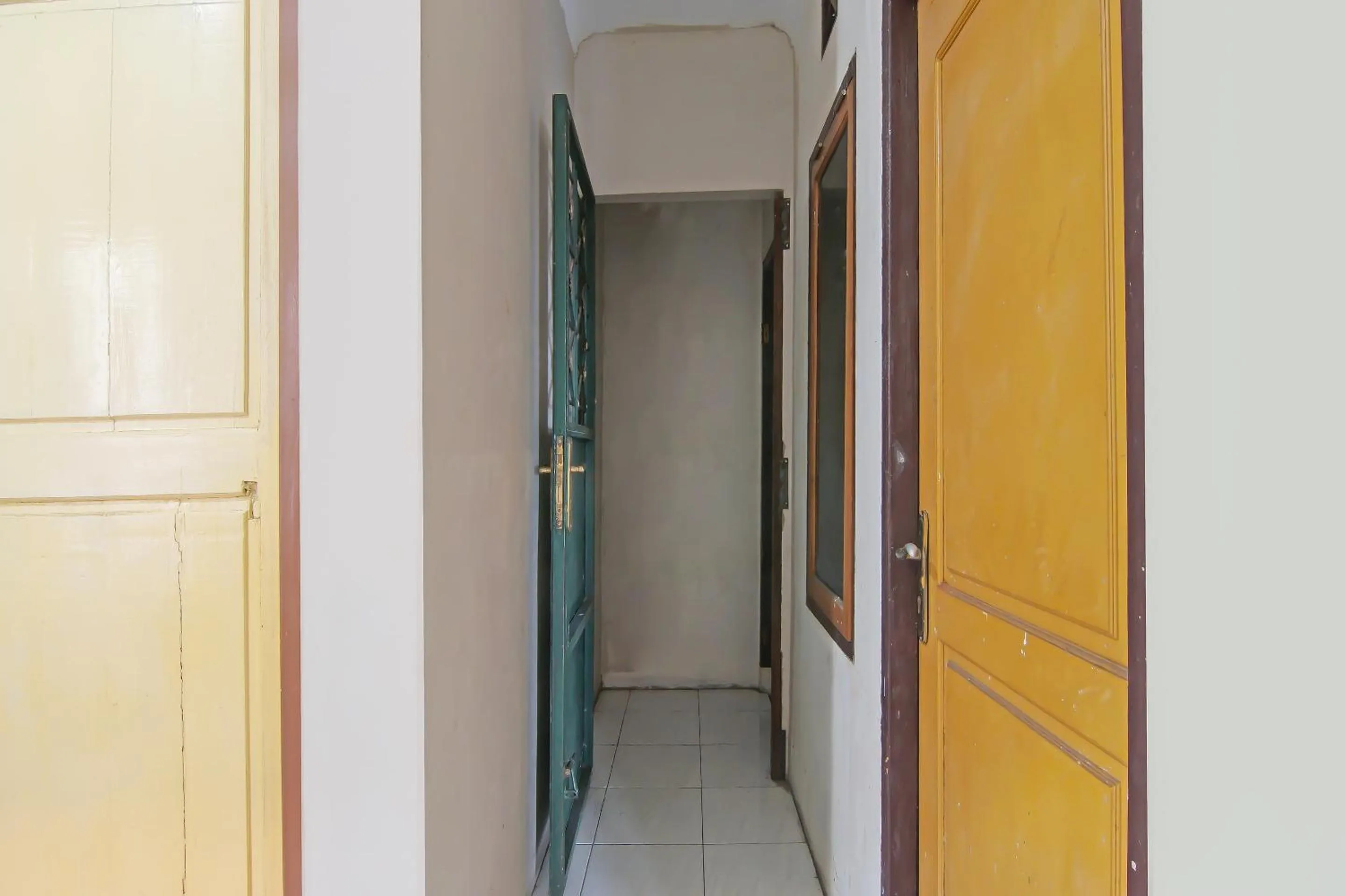 Lobby or reception in Hotel O Flamboyan 25 Homestay Syariah