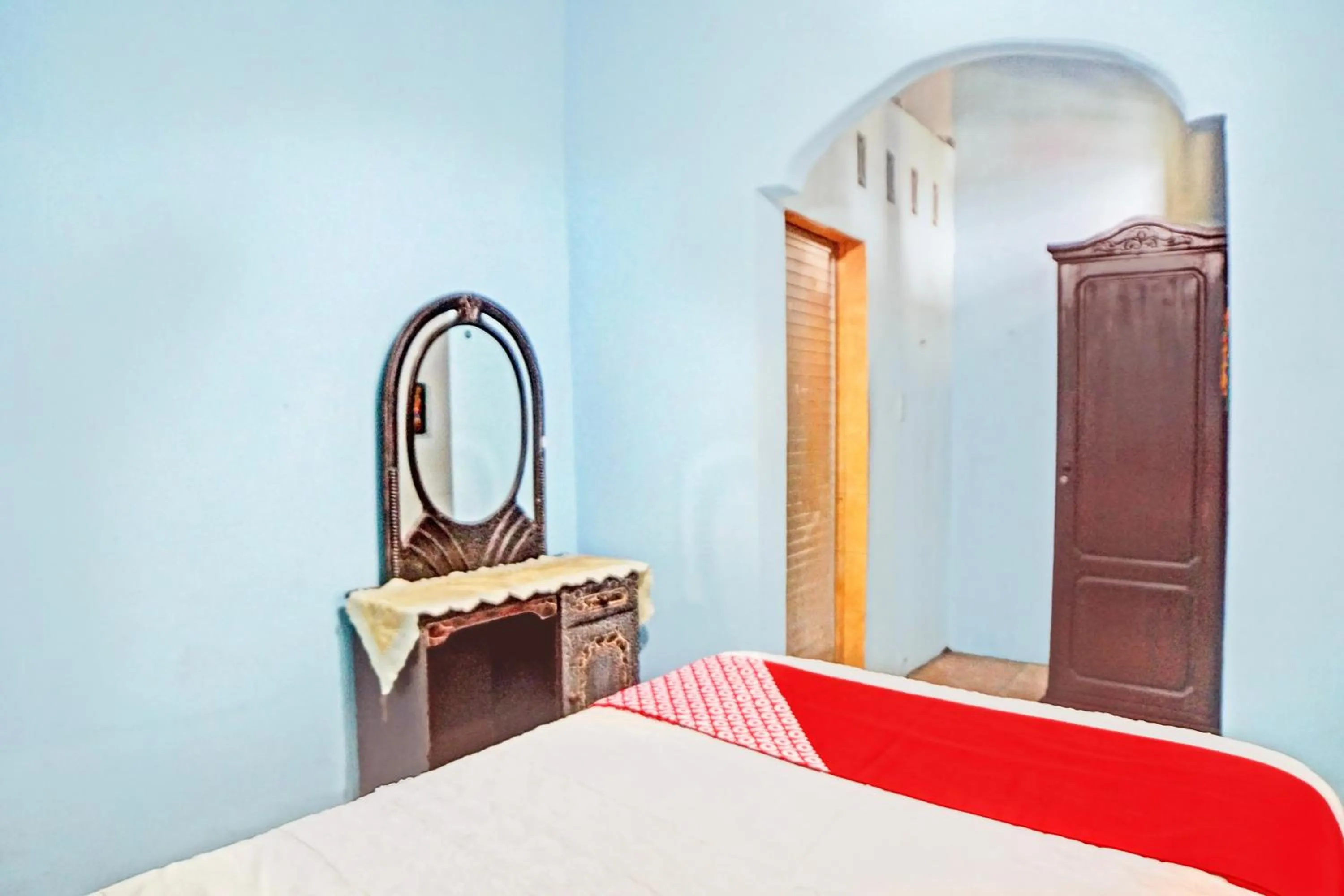 Bedroom, Bed in Hotel O Onasis Syariah Inn