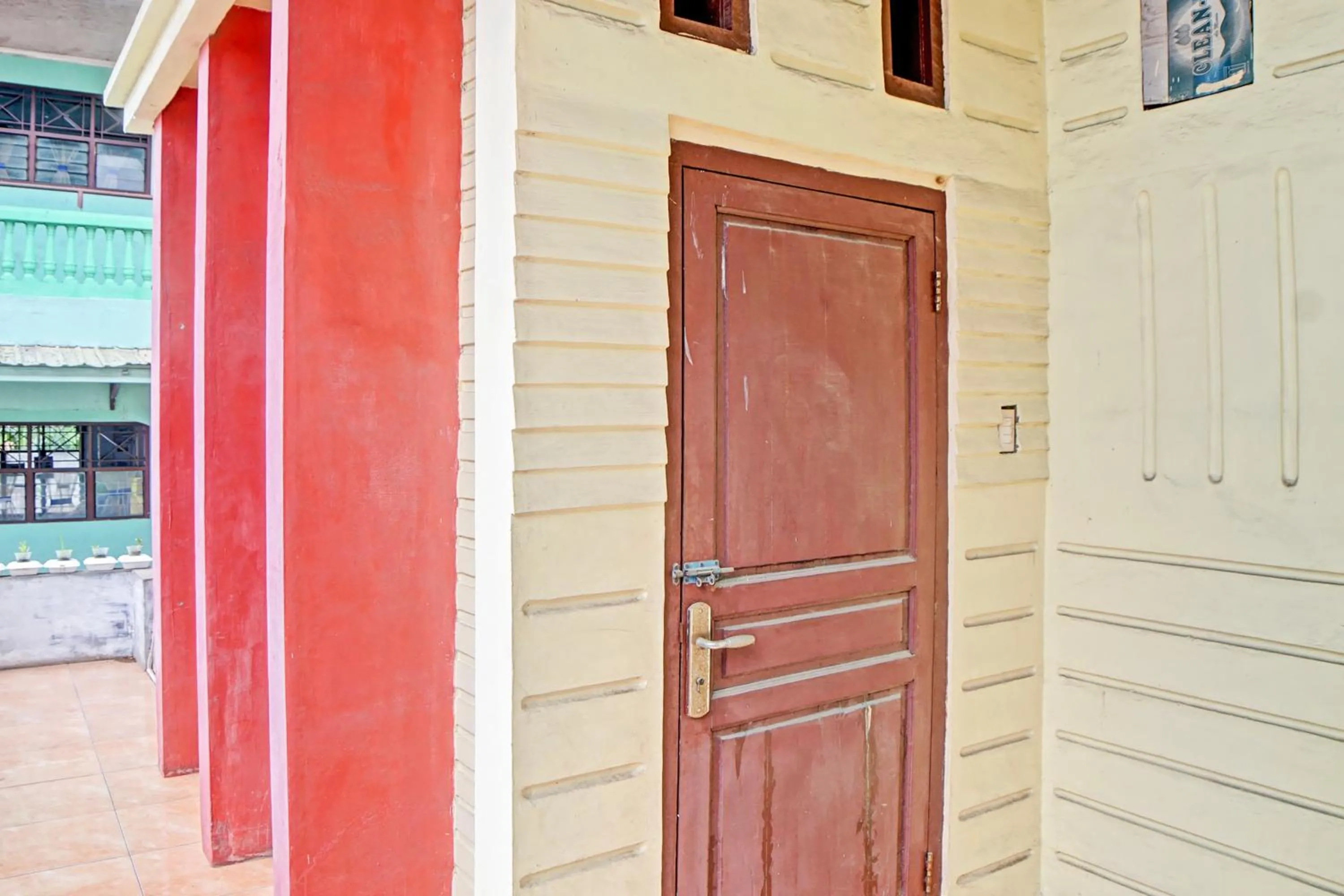 Lobby or reception in Hotel O Onasis Syariah Inn