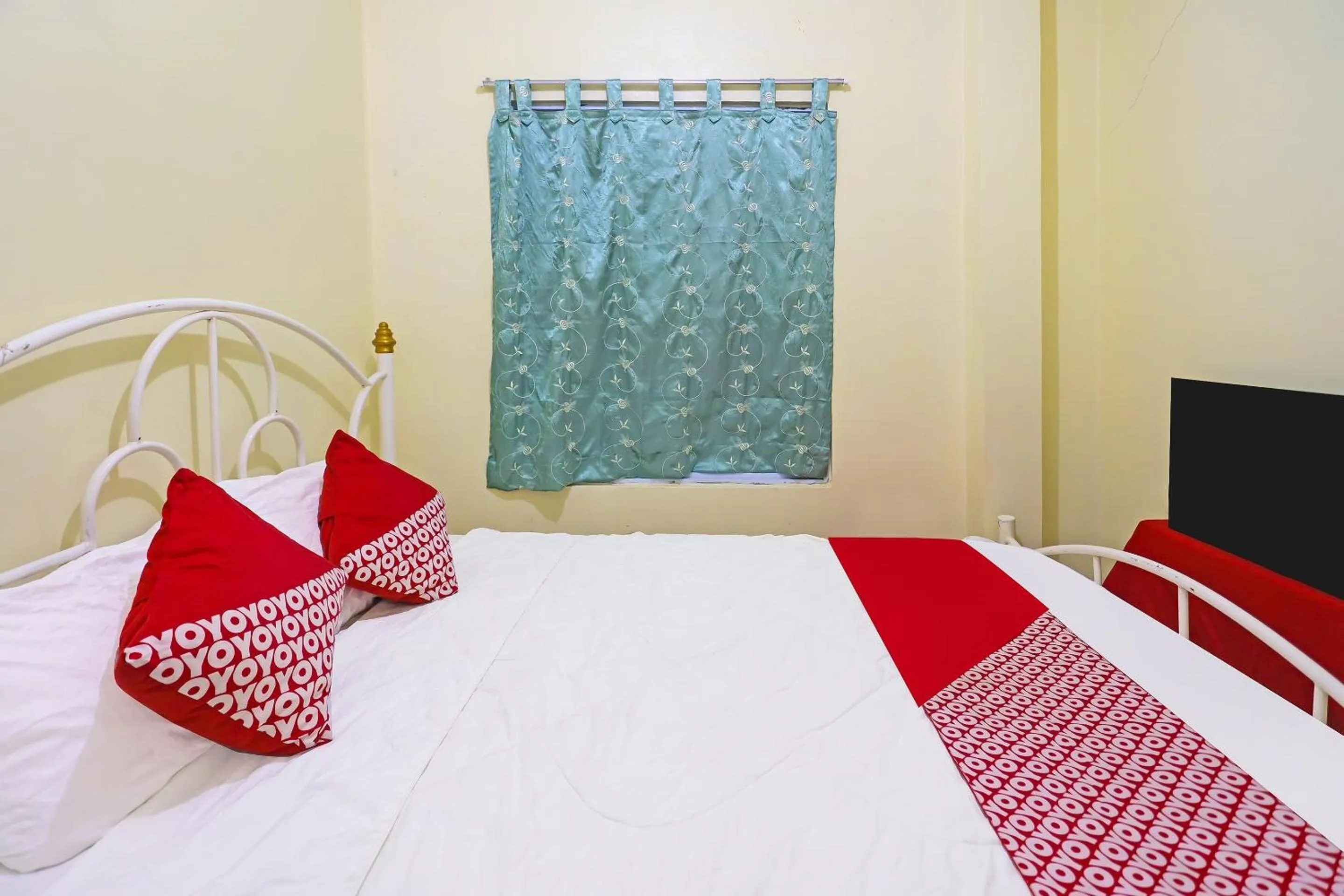 Bedroom in OYO 91974 Alfisal Syariah