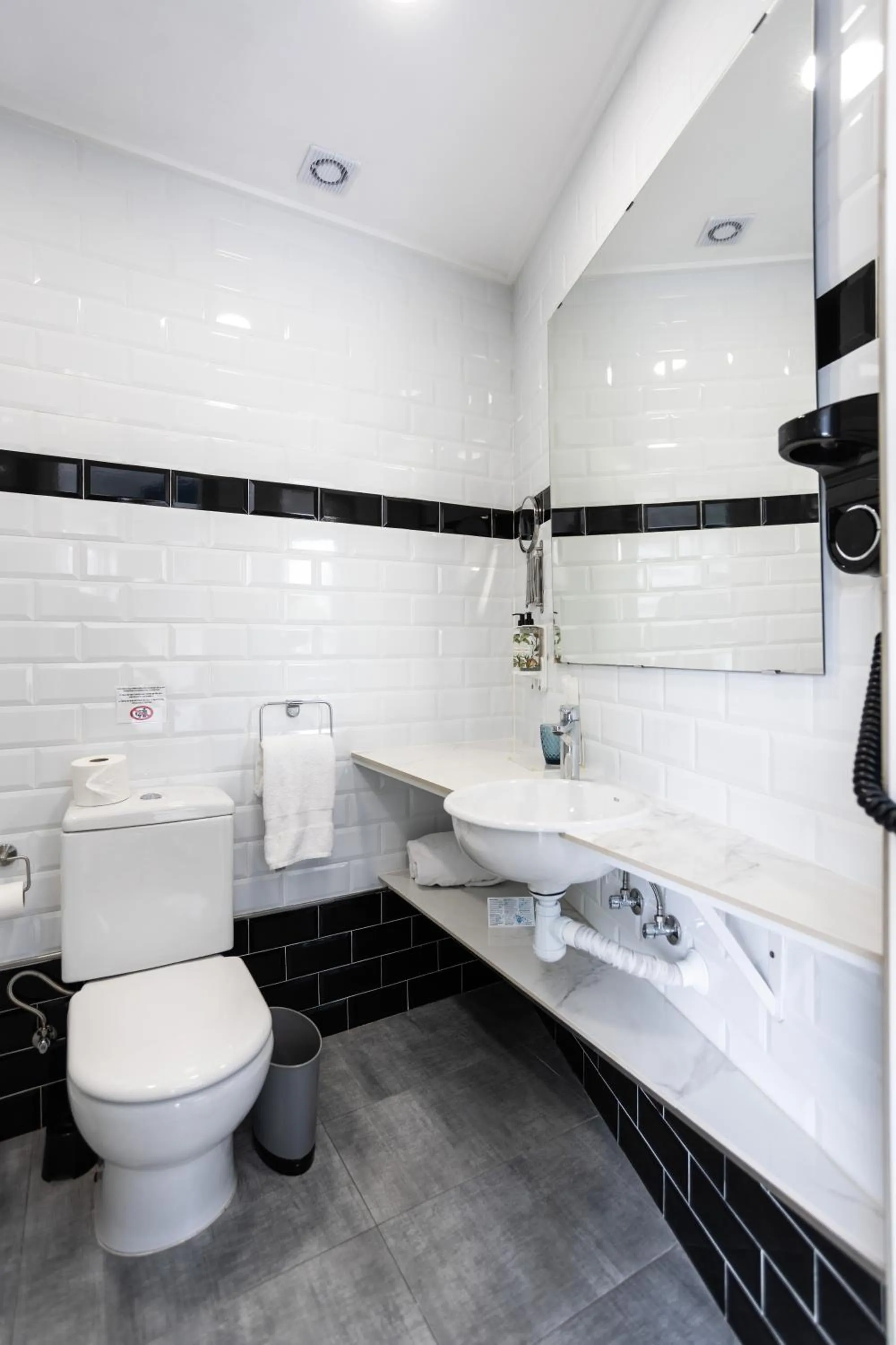 Bathroom in Venecia Plaza Centro