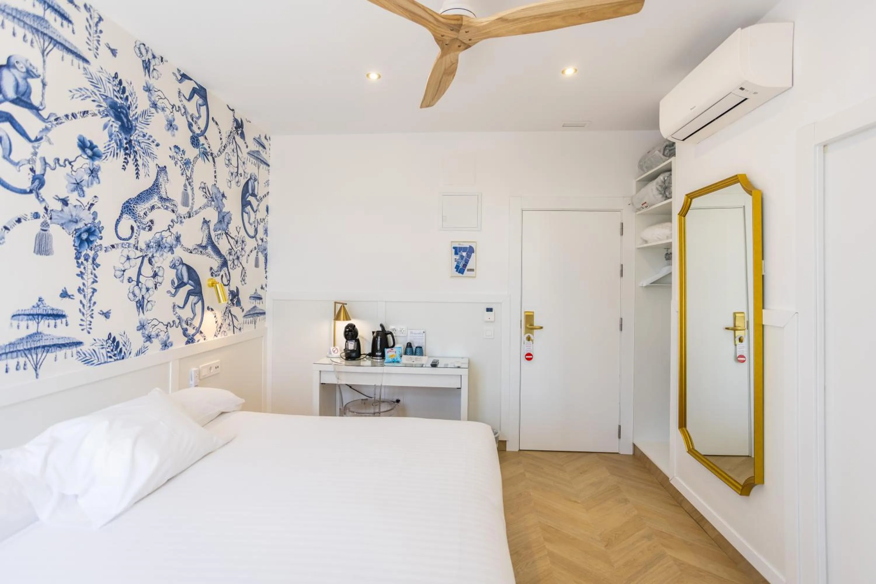 Photo of the whole room, Bed in Venecia Plaza Centro