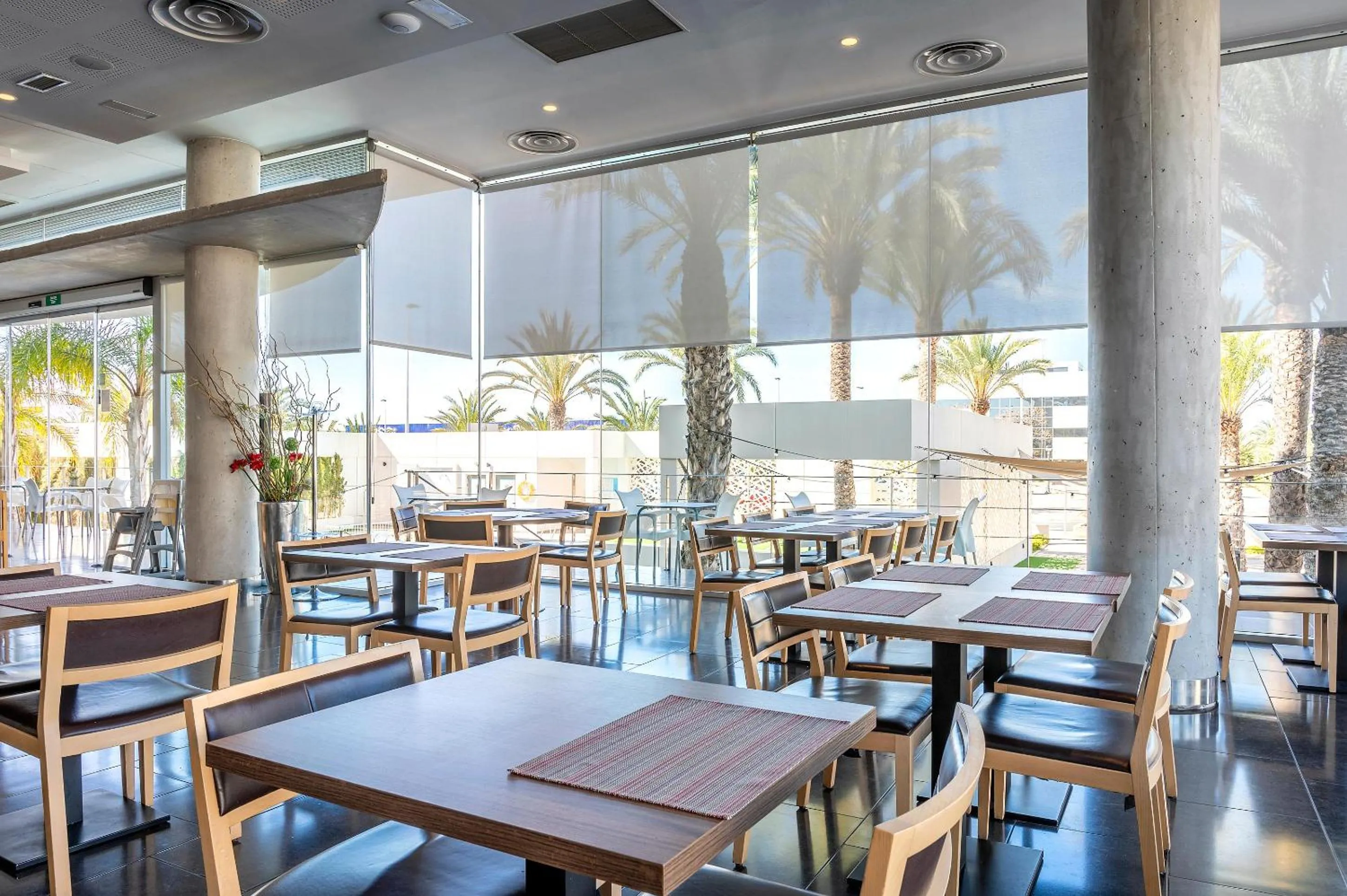 Restaurant/places to eat in Port Elche