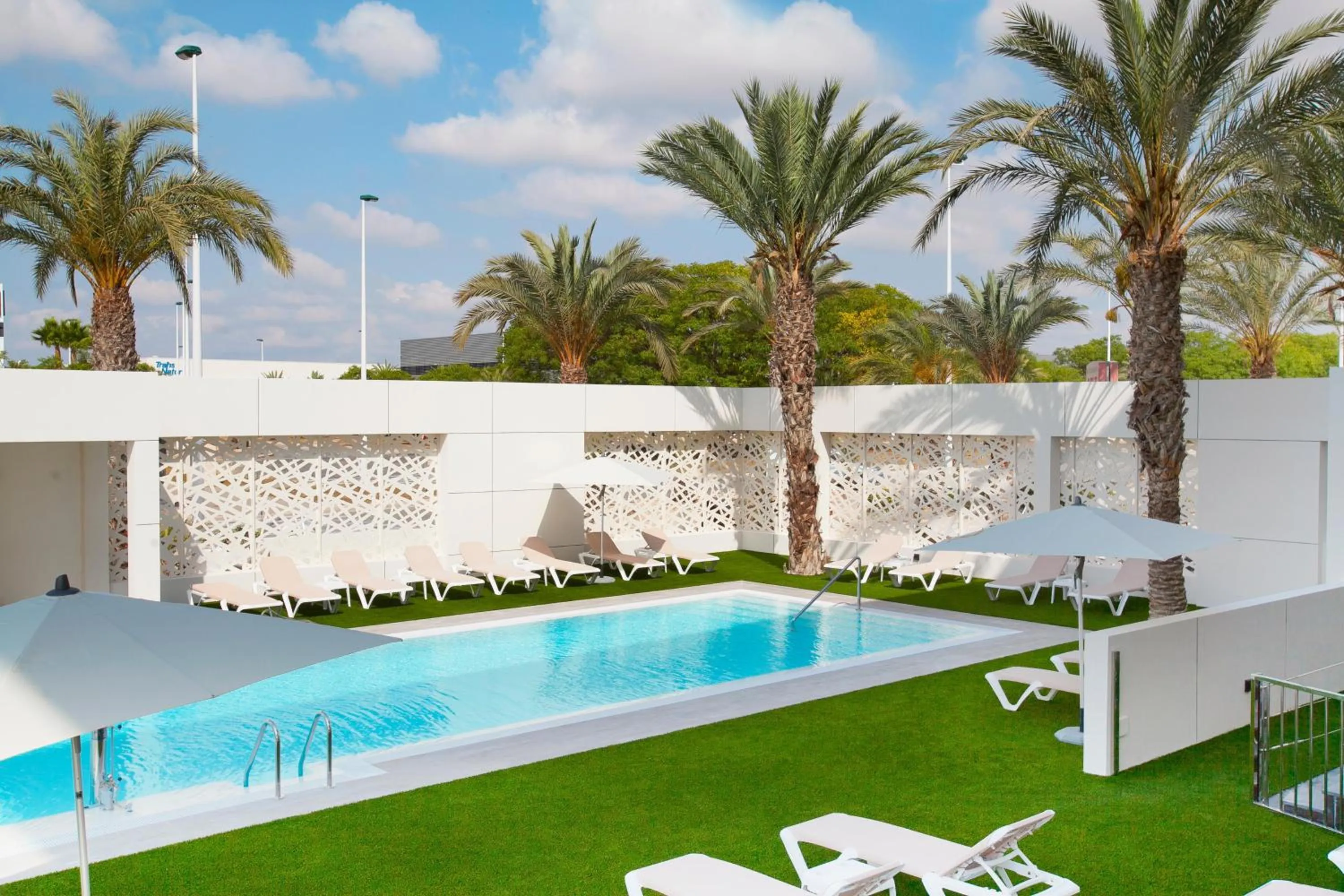 Swimming pool in Port Elche