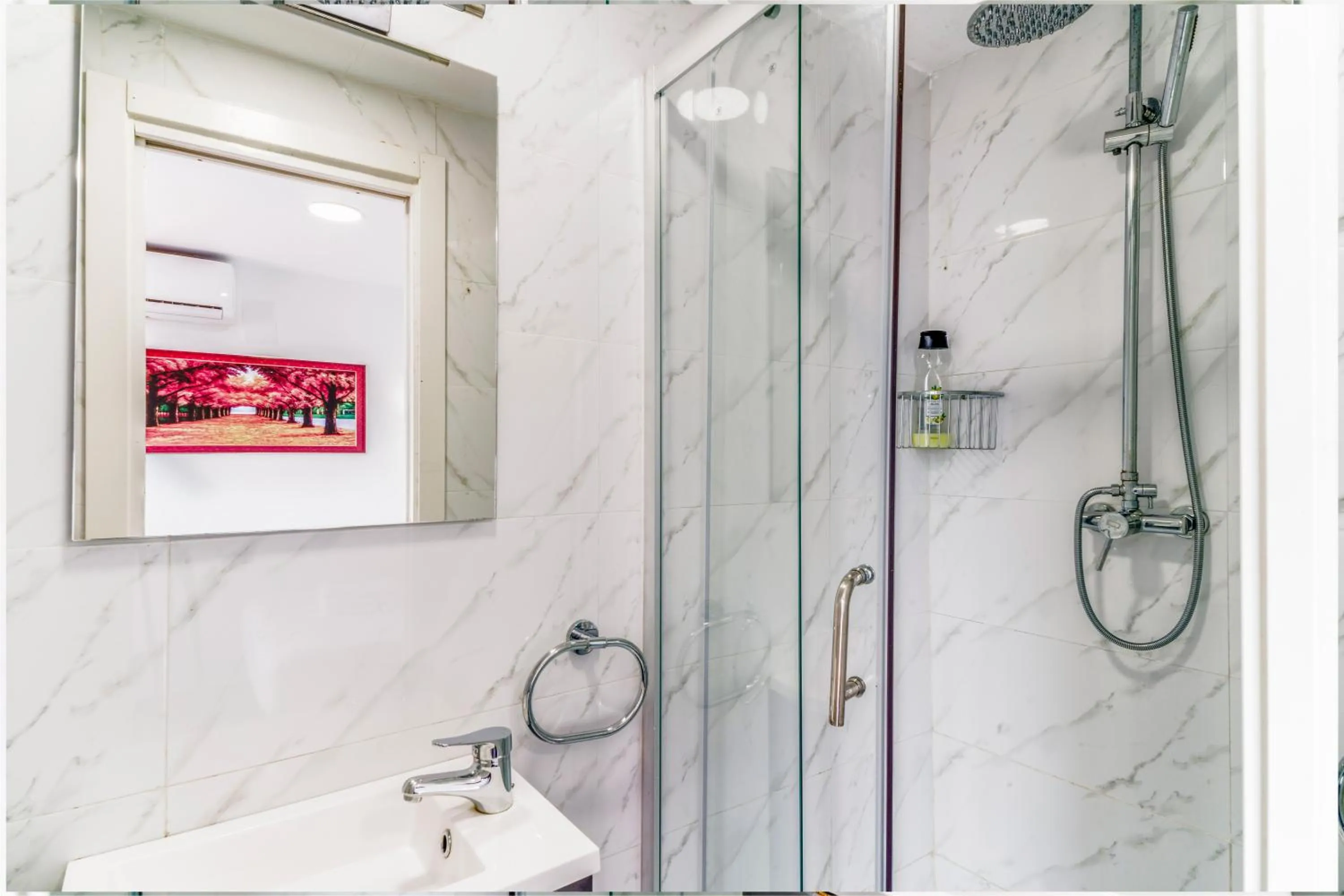 Shower in SL Marbella