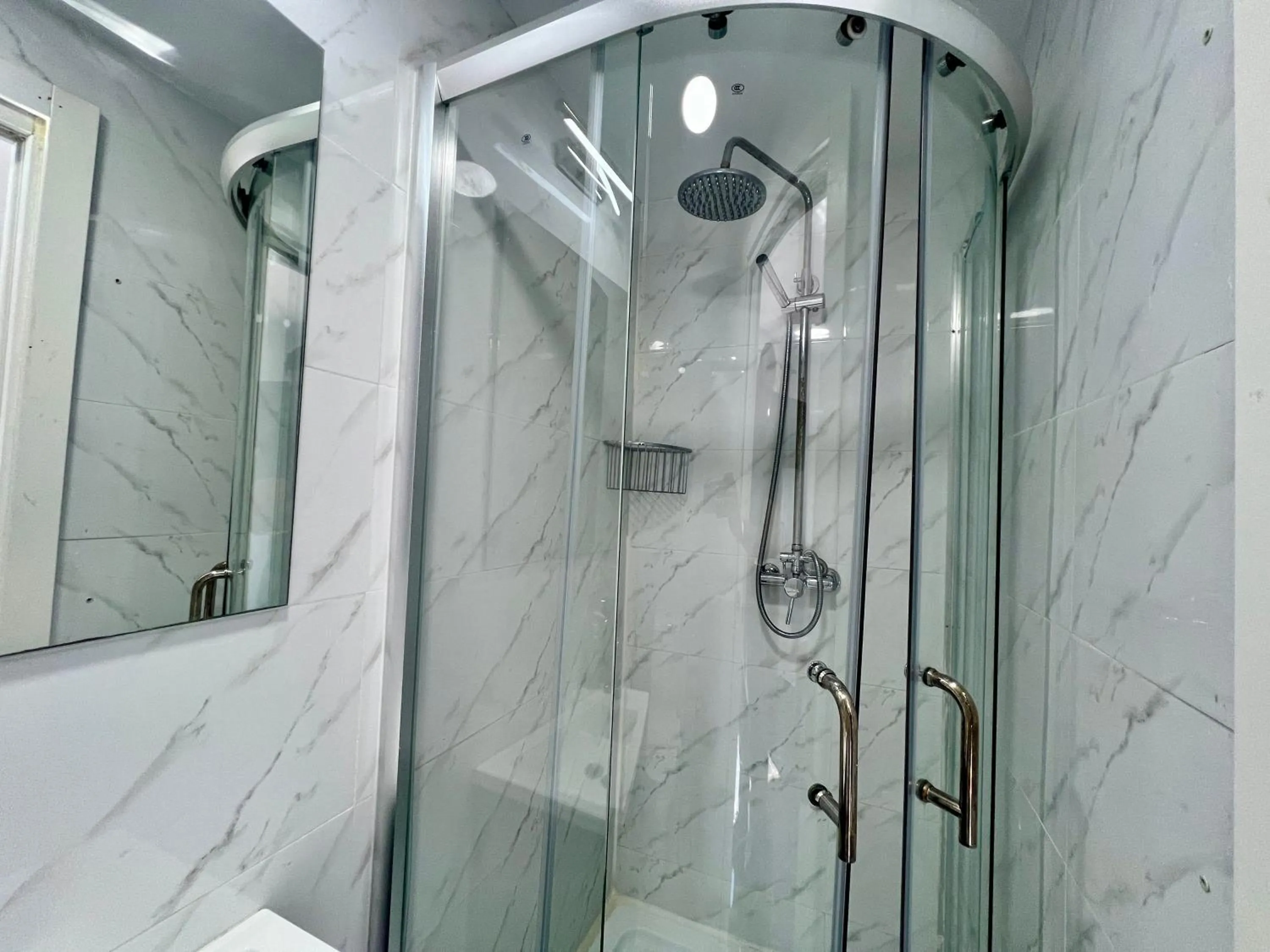 Shower in SL Marbella