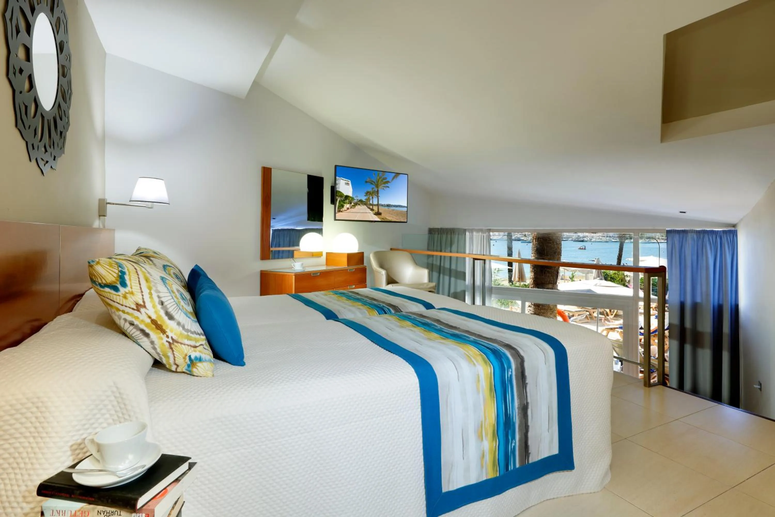 TV and multimedia, Bed in Palladium Hotel Palmyra - Adults Only