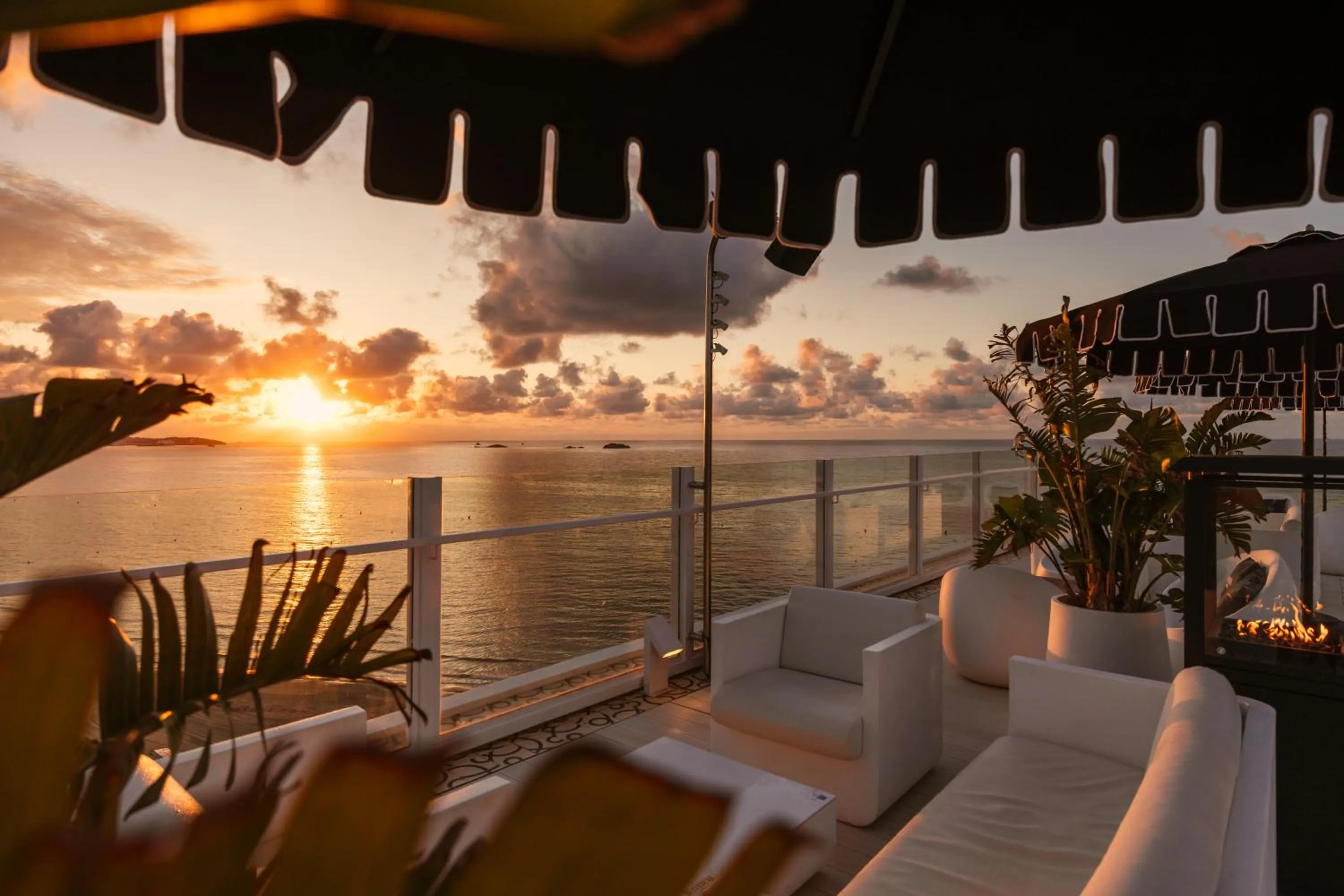 Sunset in The Unexpected Ibiza Hotel - Ushuaïa Club entrance included