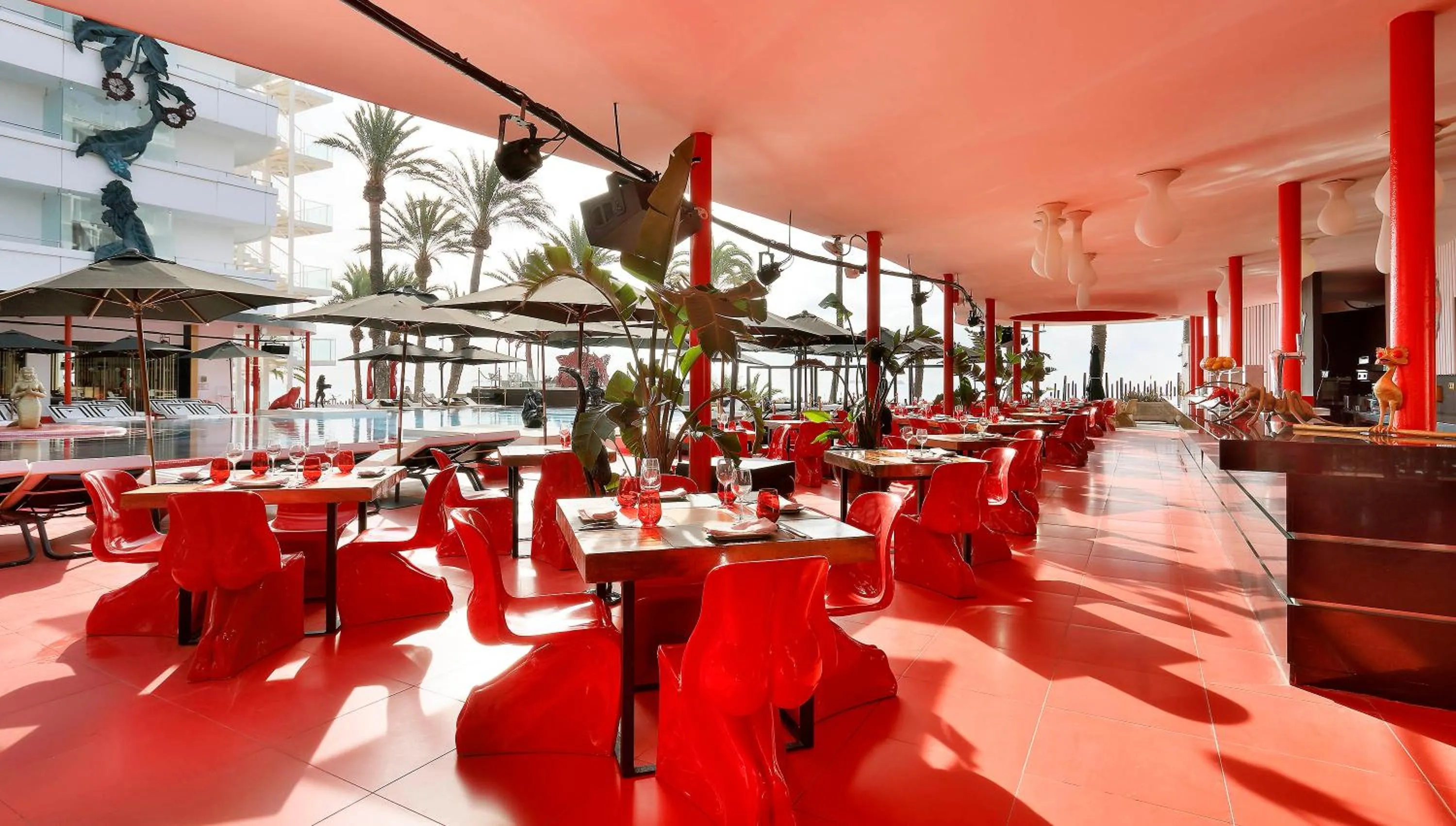 Restaurant/places to eat in The Unexpected Ibiza Hotel - Ushuaïa Club entrance included