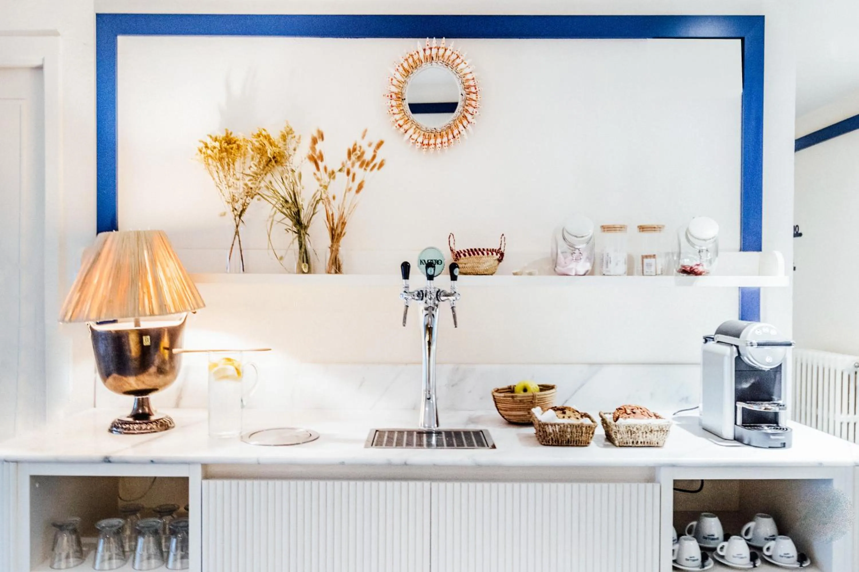 Coffee/tea facilities in Hotel Isabella's Llafranc