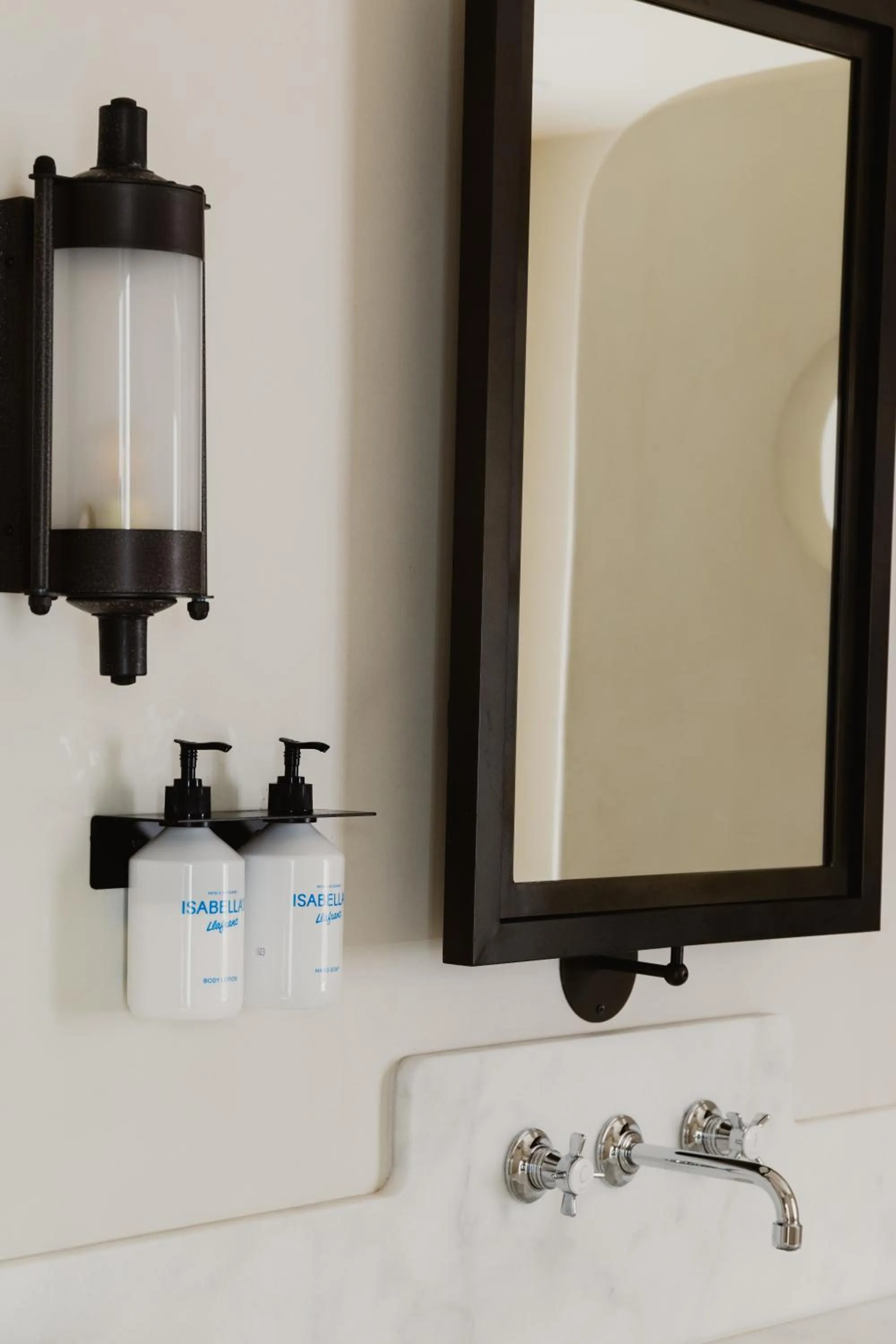 Bathroom in Hotel Isabella's Llafranc