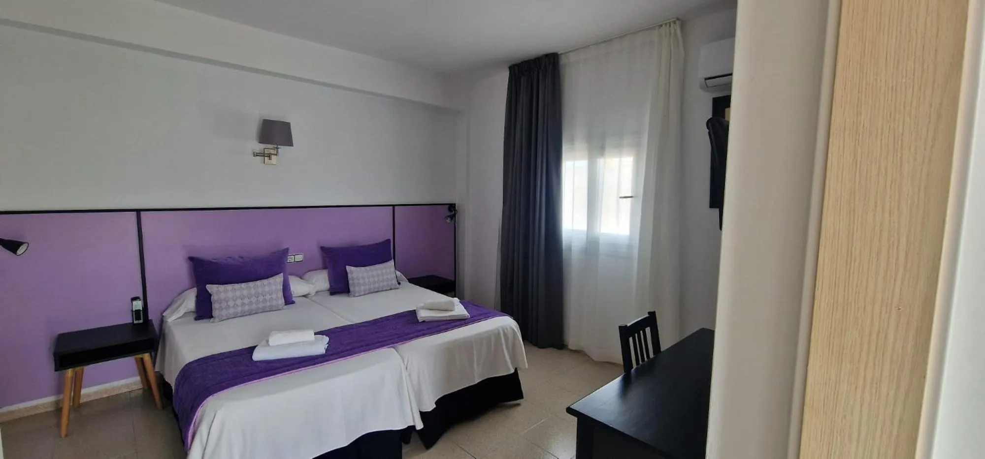 Photo of the whole room, Bed in Hotel Teide