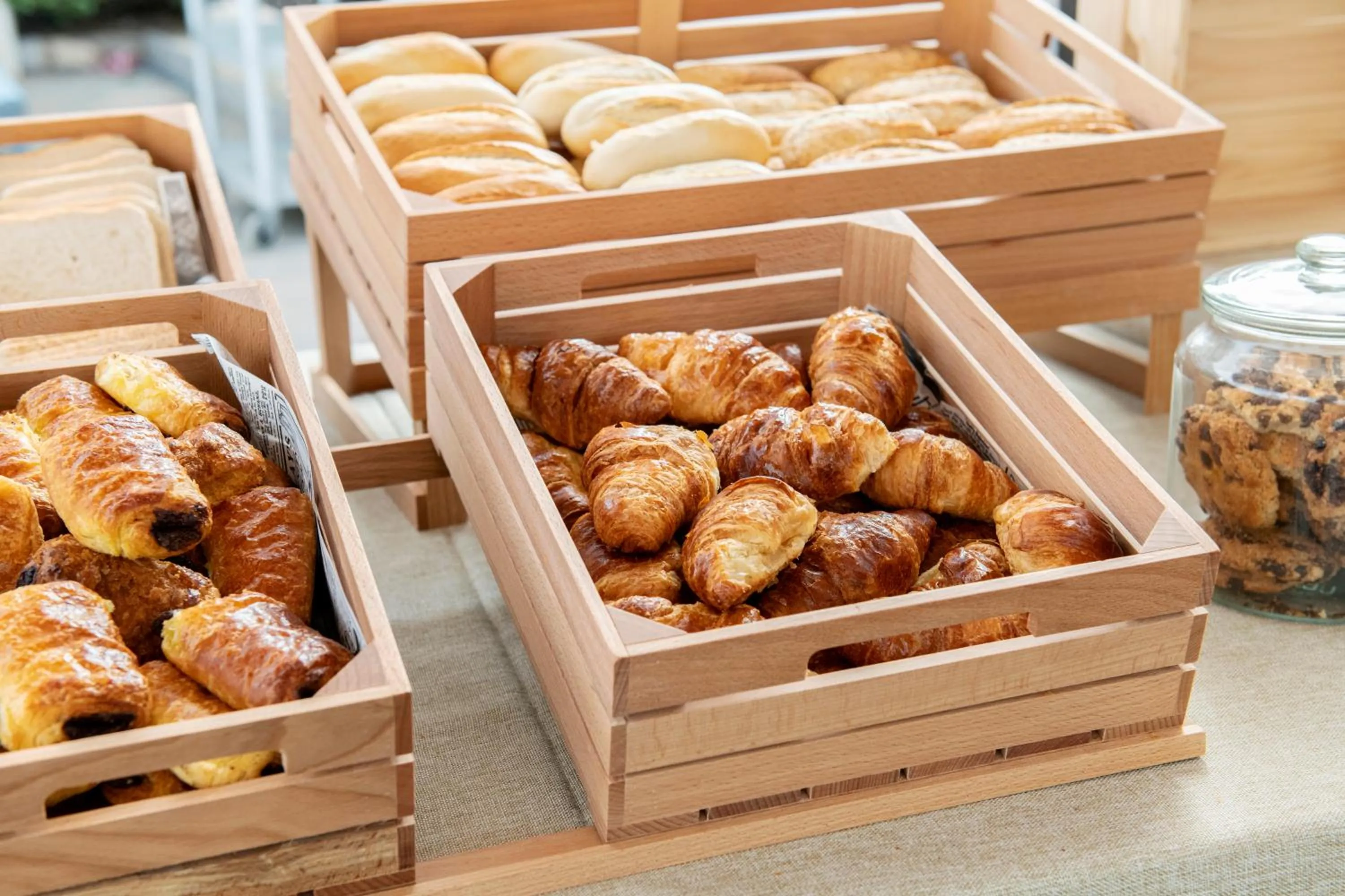 Buffet breakfast in Roc Portonova Apartaments