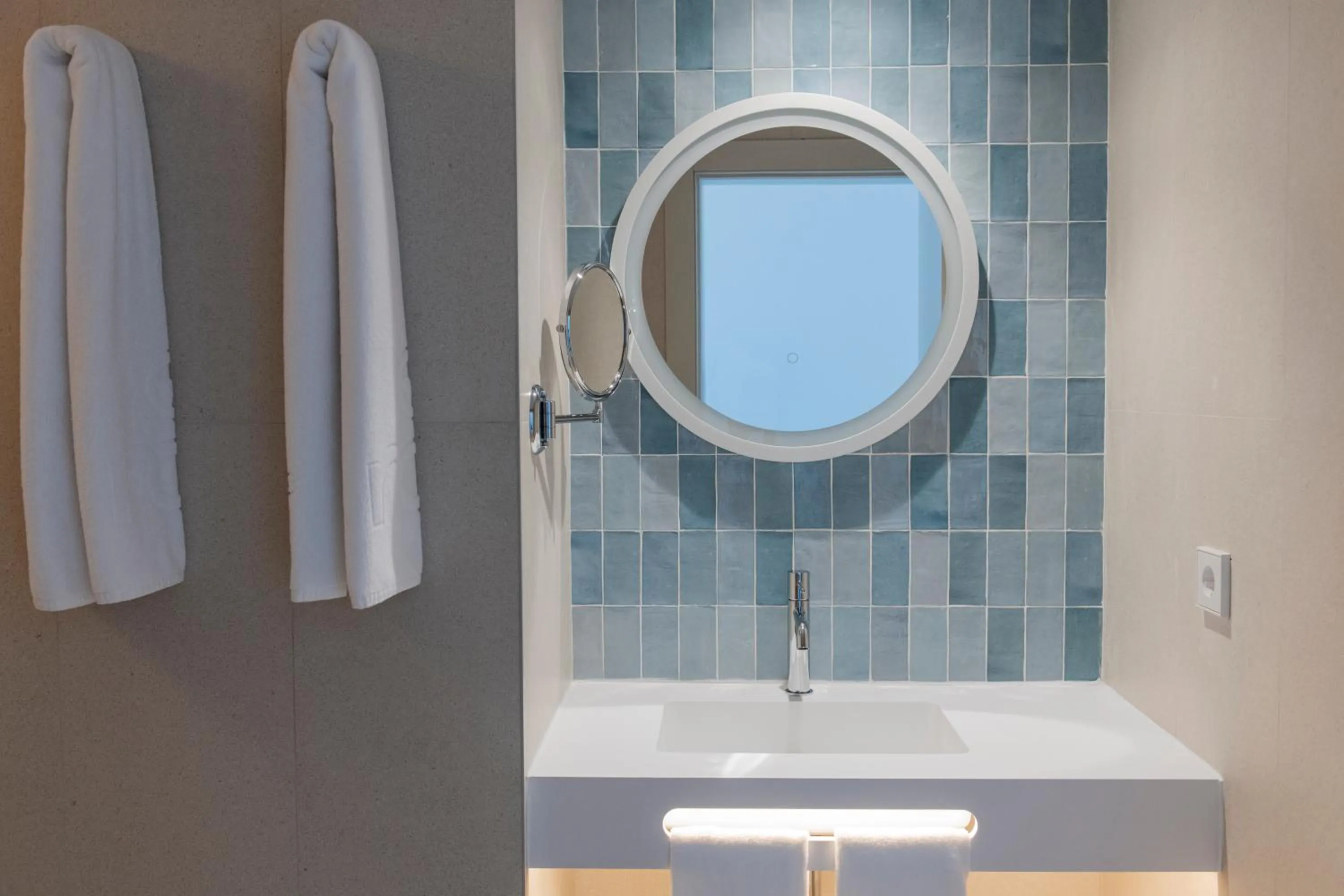 Bathroom in Suites ROC Portonova