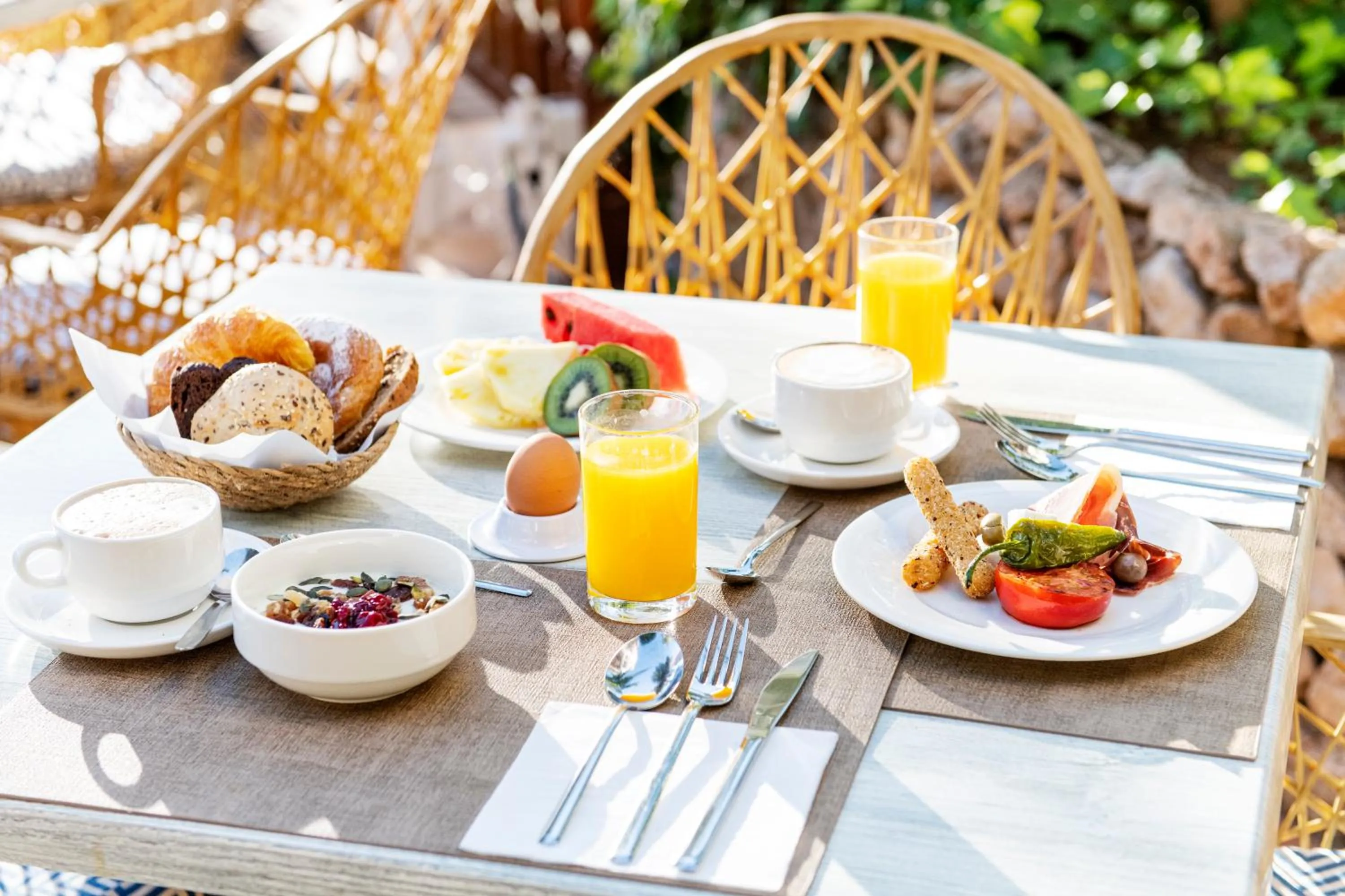 Restaurant/places to eat in Hotel ROC Illetas & SPA