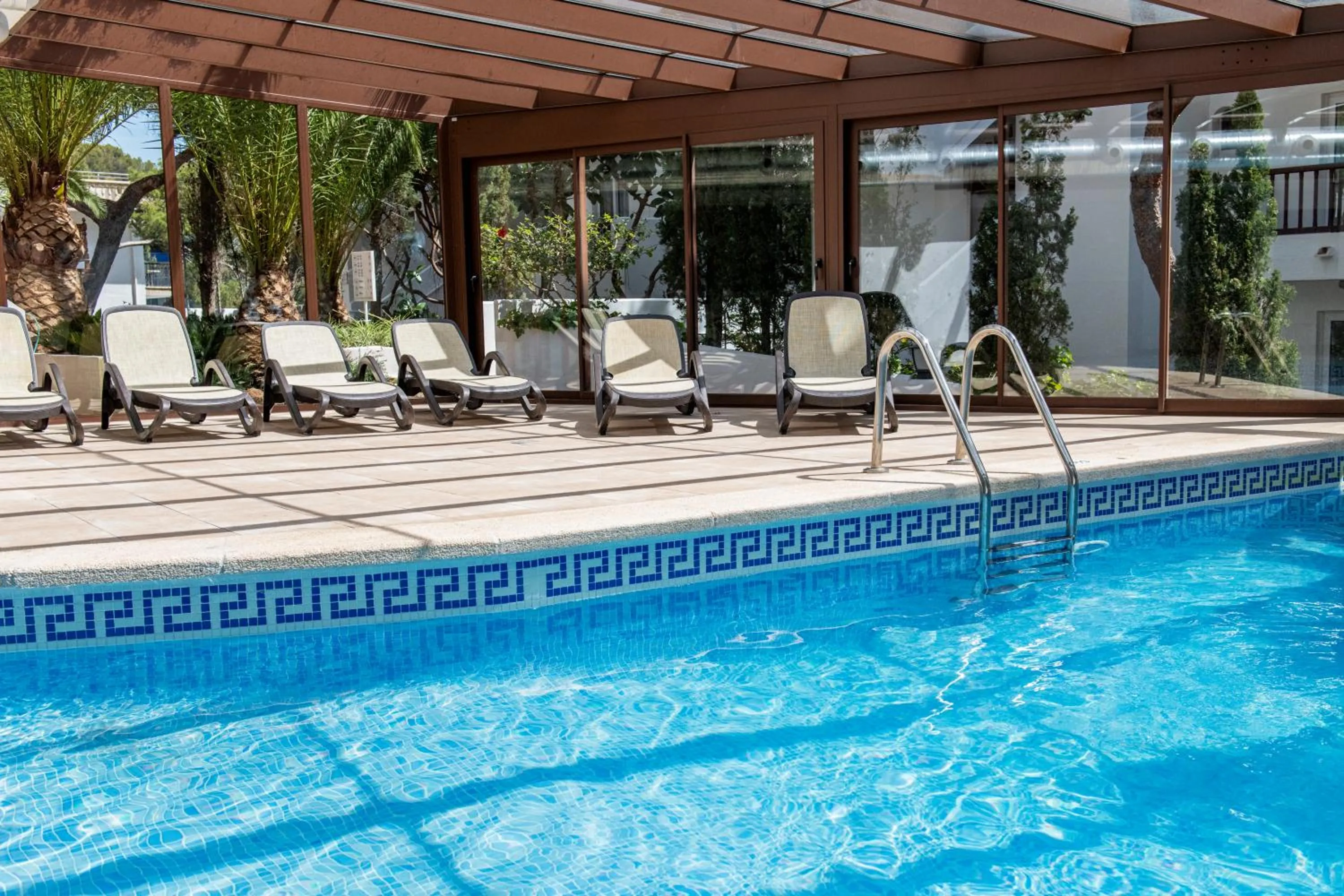 Swimming pool in Hotel ROC Illetas & SPA