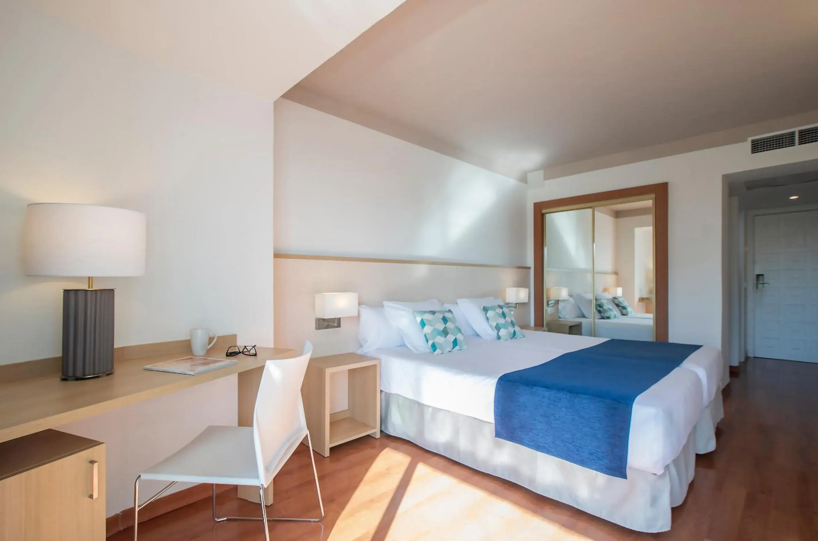 Double Pool View in Hotel Costa Málaga - Adults Recommended - by Pierre & Vacances Double Pool View in Hotel Costa Málaga - Adults Recommended - by Pierre & Vacances