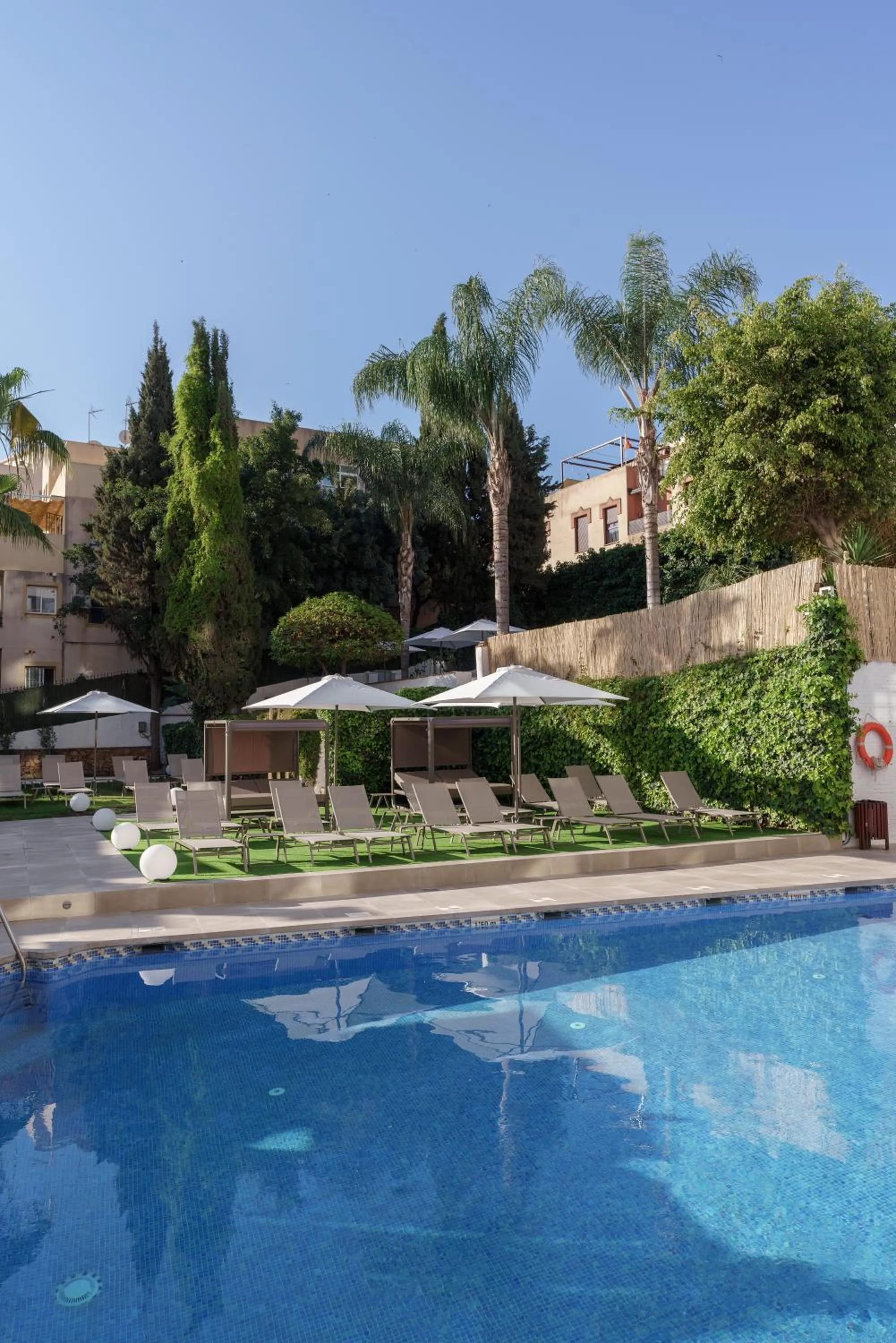 Swimming pool in Hotel Costa Málaga - Adults Recommended - by Pierre & Vacances