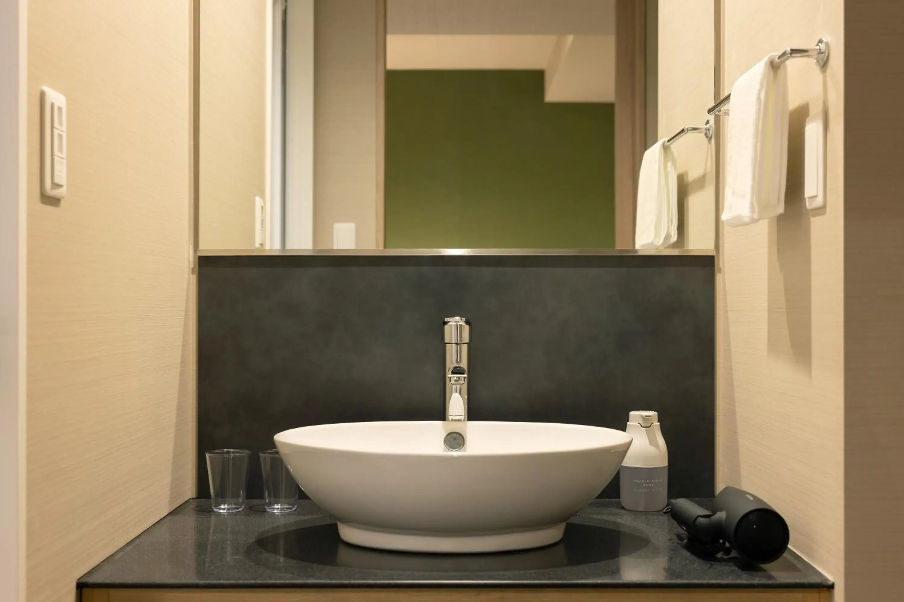 Twin Room with Shower in OMO Kansai Airport by Hoshino Resorts Twin Room with Shower in OMO Kansai Airport by Hoshino Resorts