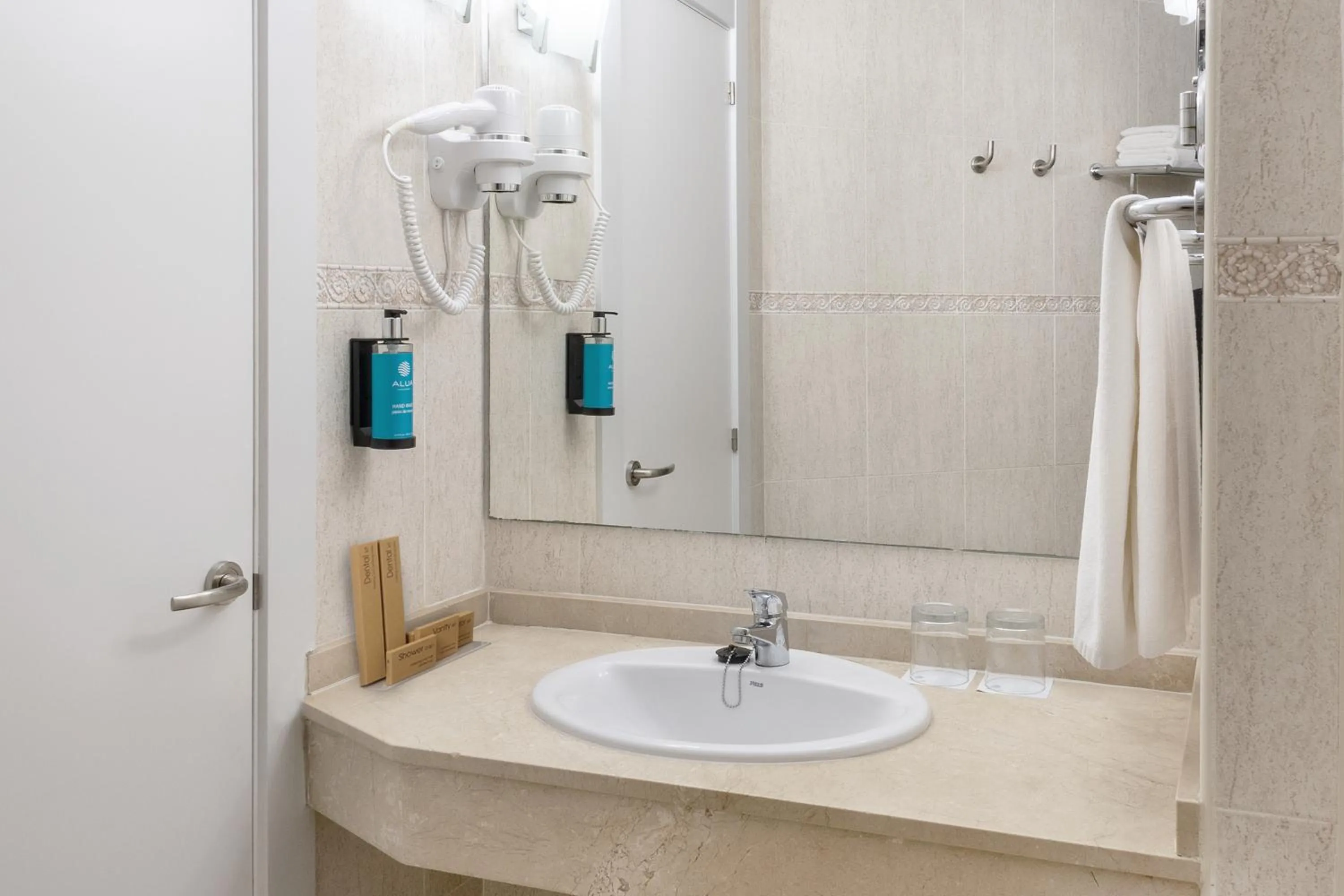 Bathroom in Aluasun Lago Rojo - Adults recommended