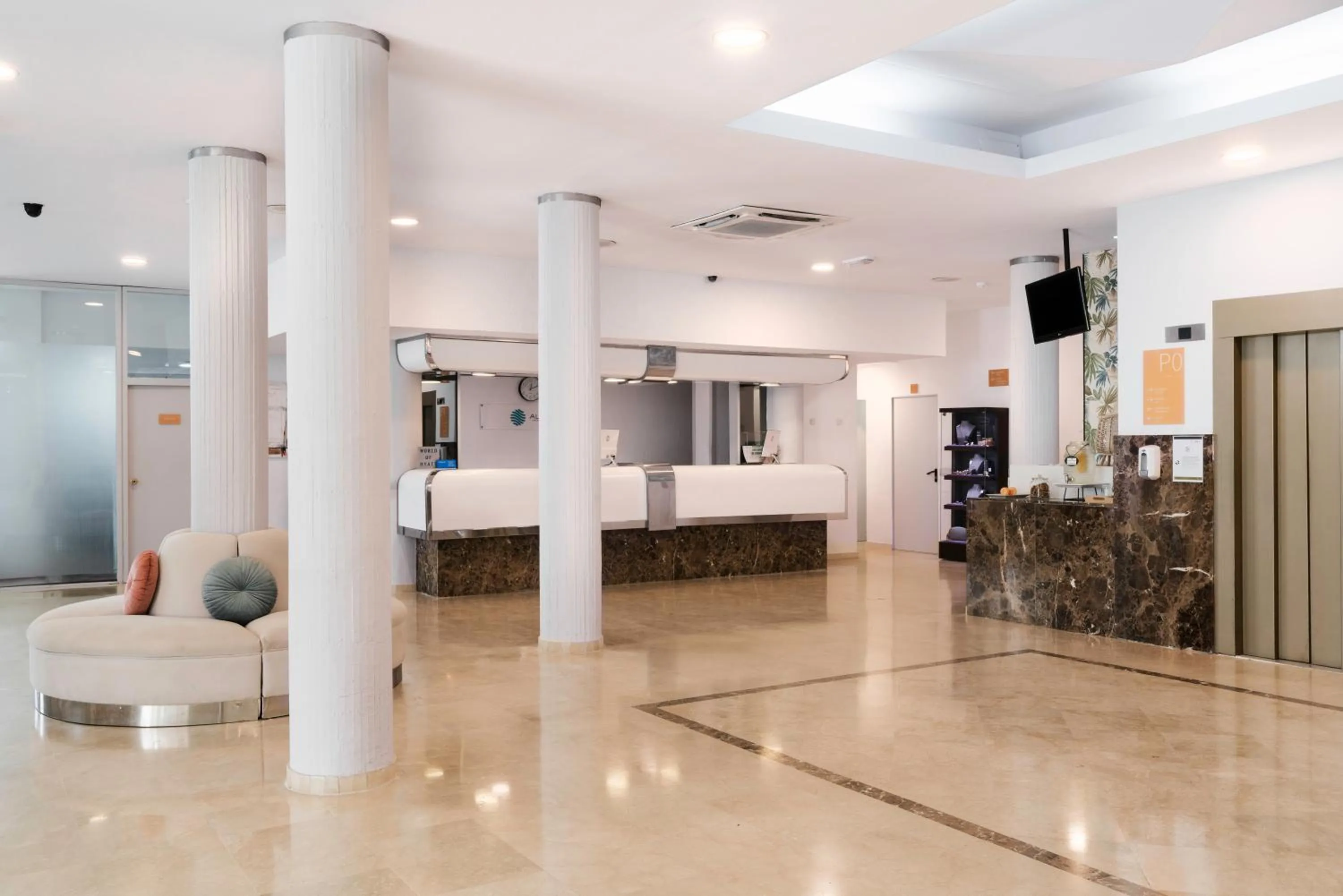 Lobby or reception in Aluasun Lago Rojo - Adults recommended