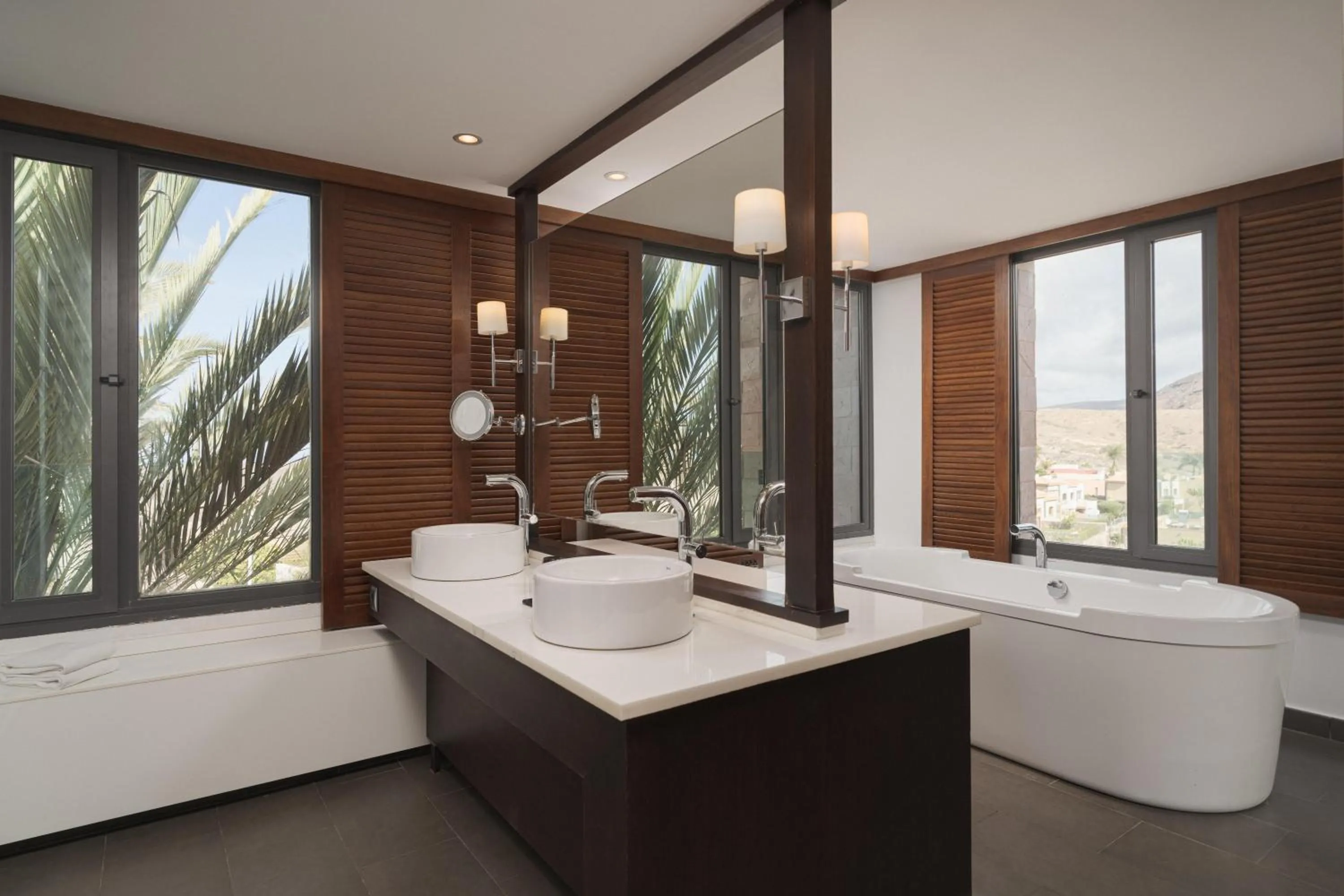 Toilet in Salobre Hotel Resort & Serenity