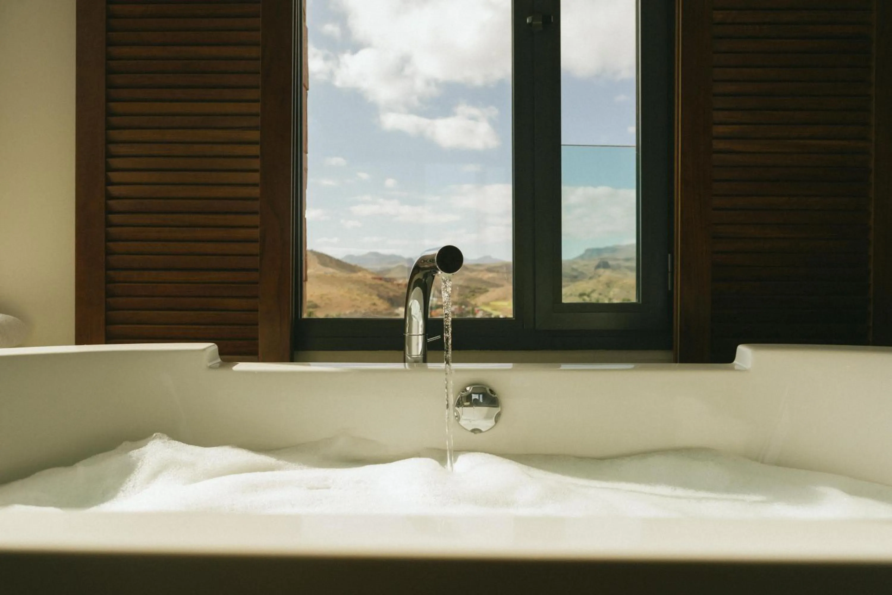 Toilet in Salobre Hotel Resort & Serenity