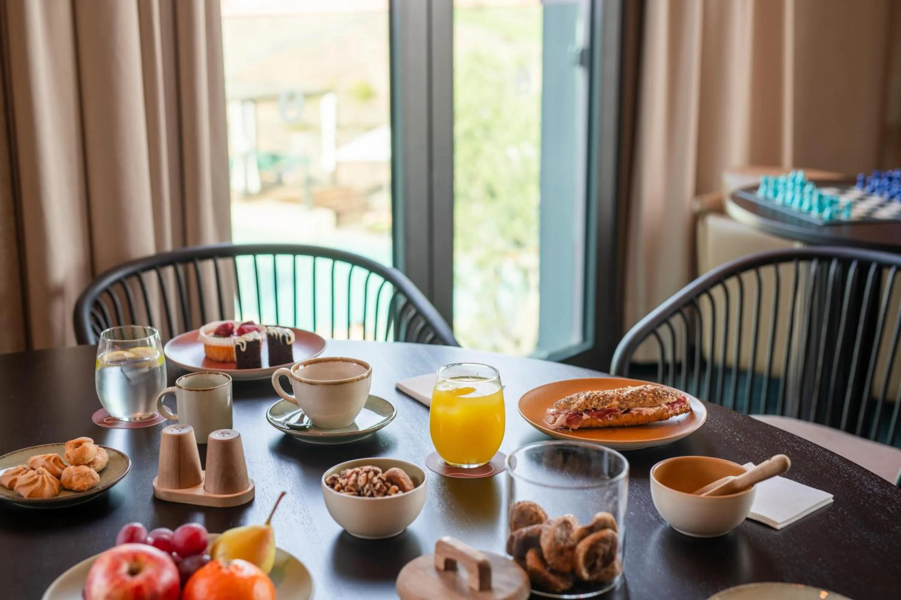 currency exchange in Salobre Hotel Resort & Serenity