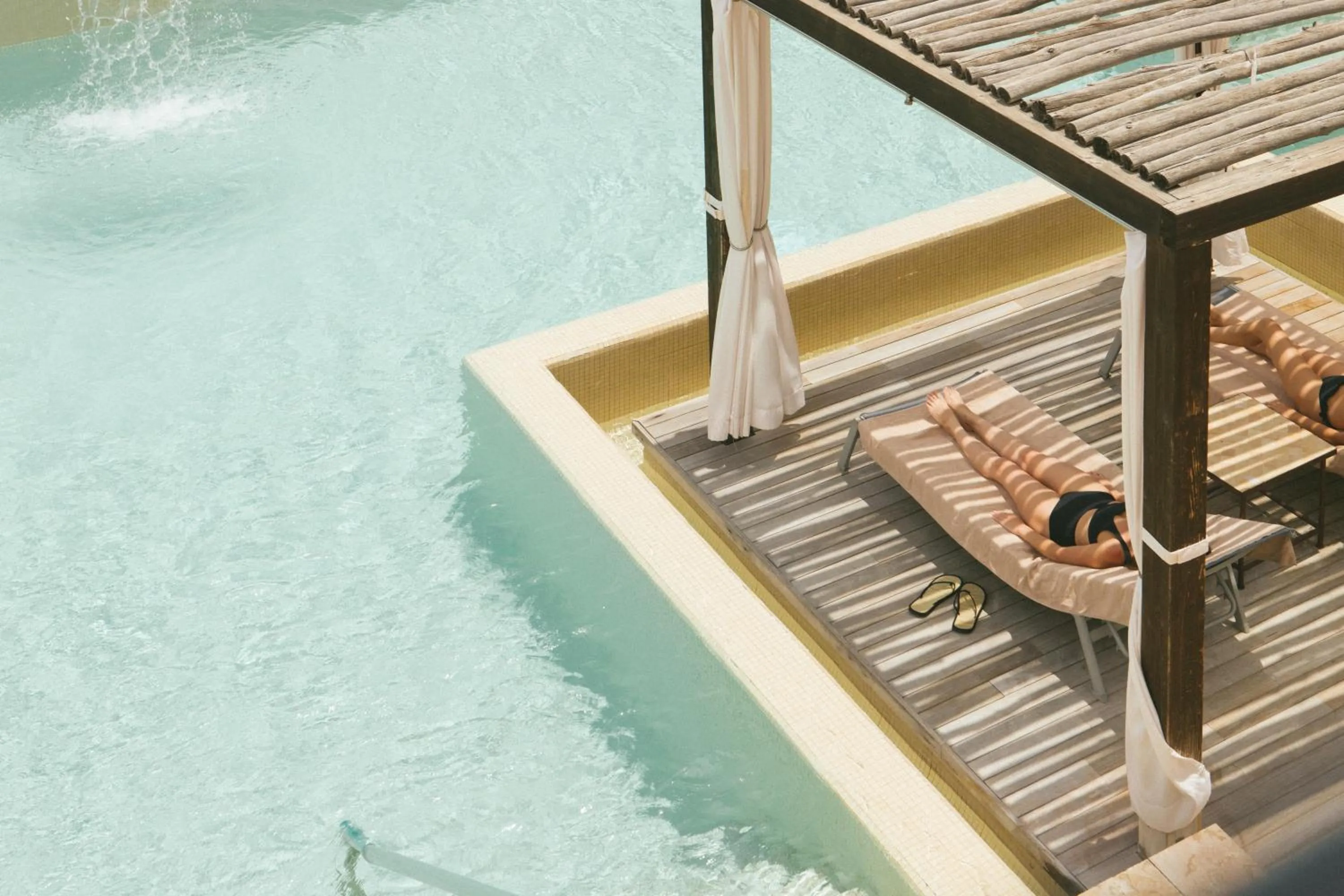 Solarium in Salobre Hotel Resort & Serenity