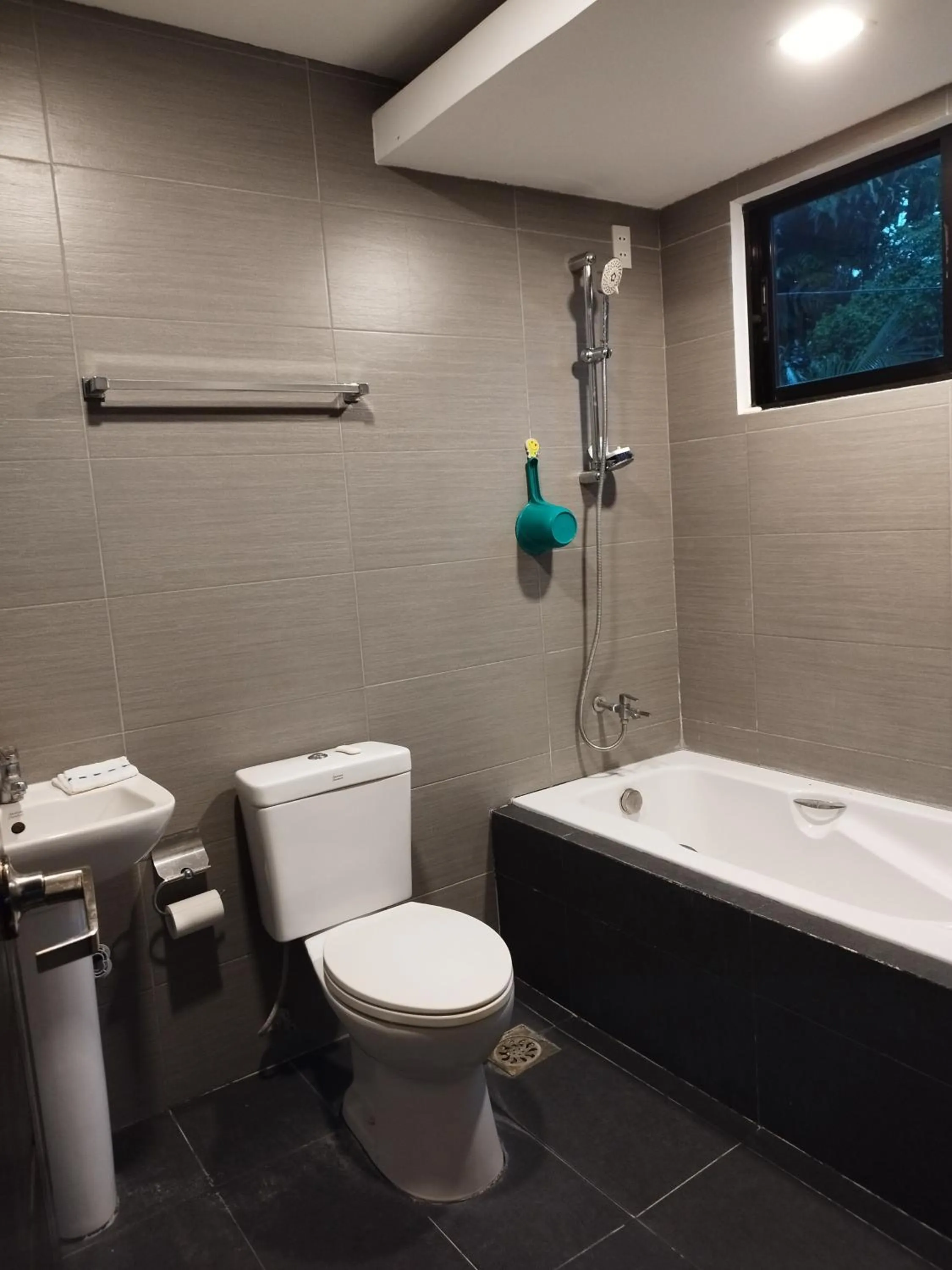 Shower in Bohol Sweet Home