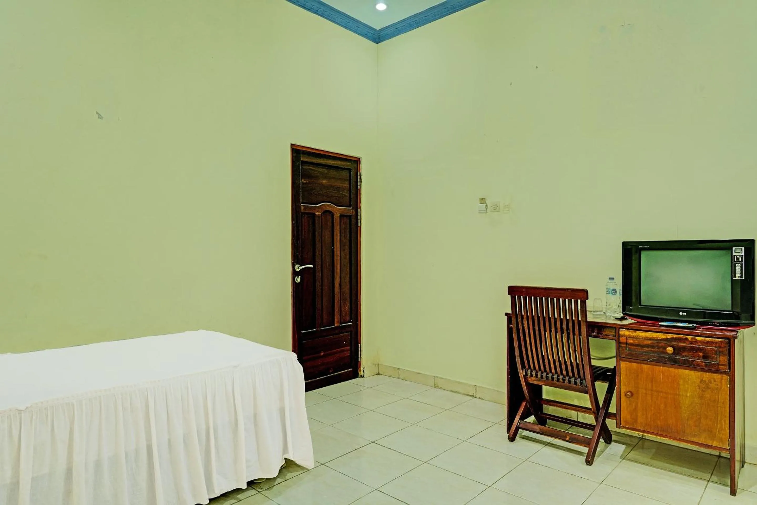 Bedroom, Bed in OYO 91973 Green Hotel Near Polsek Sabangau