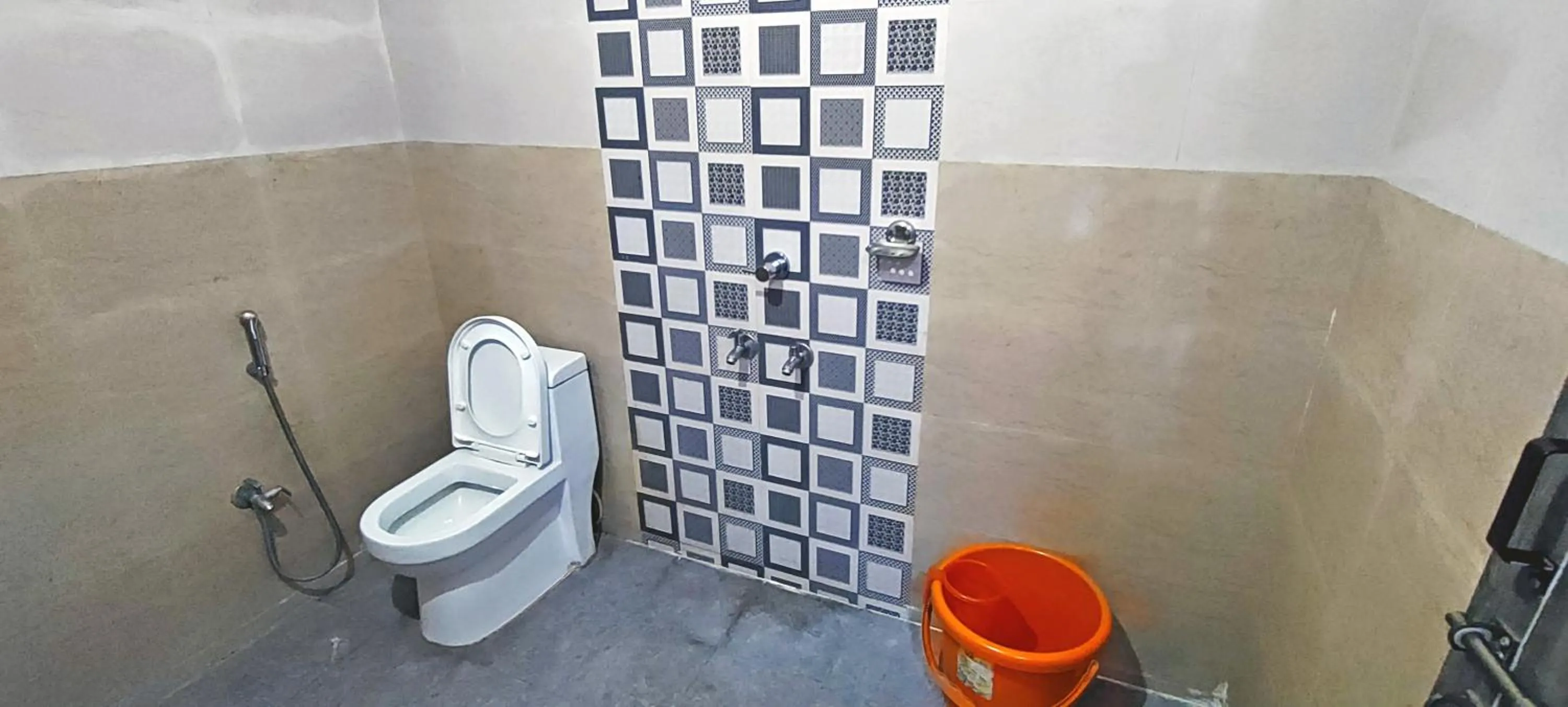 Bathroom in Hotel Keerthi