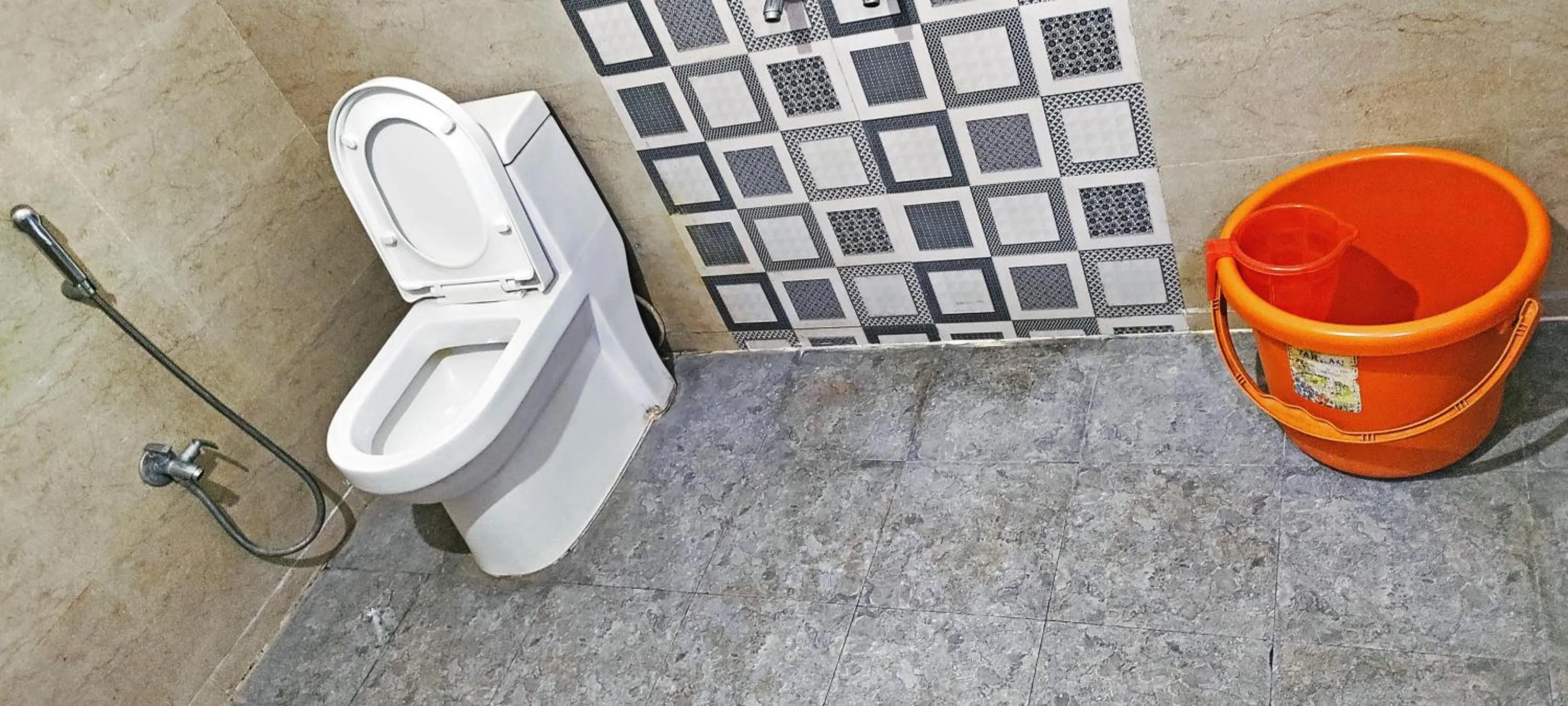 Bathroom in Hotel Keerthi