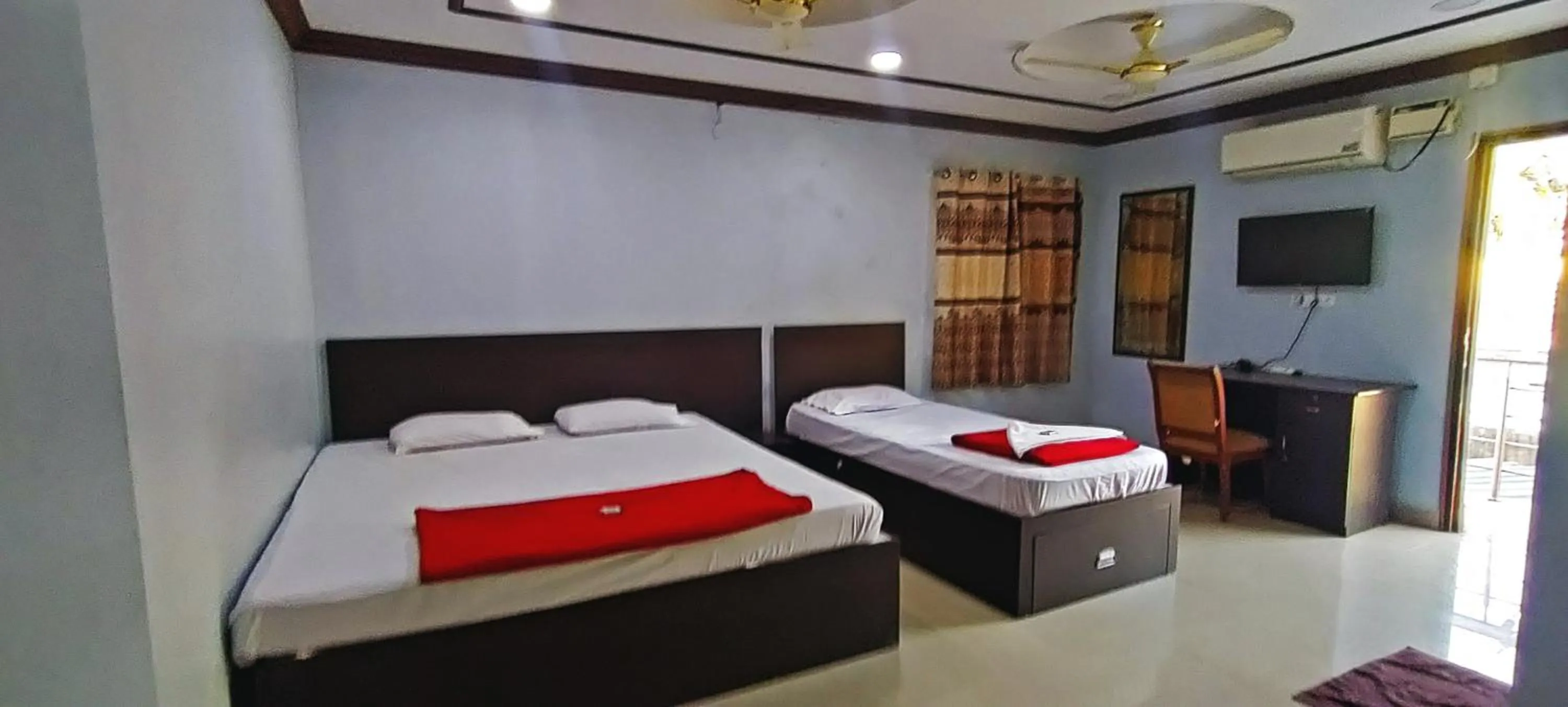 Bedroom in Hotel Keerthi