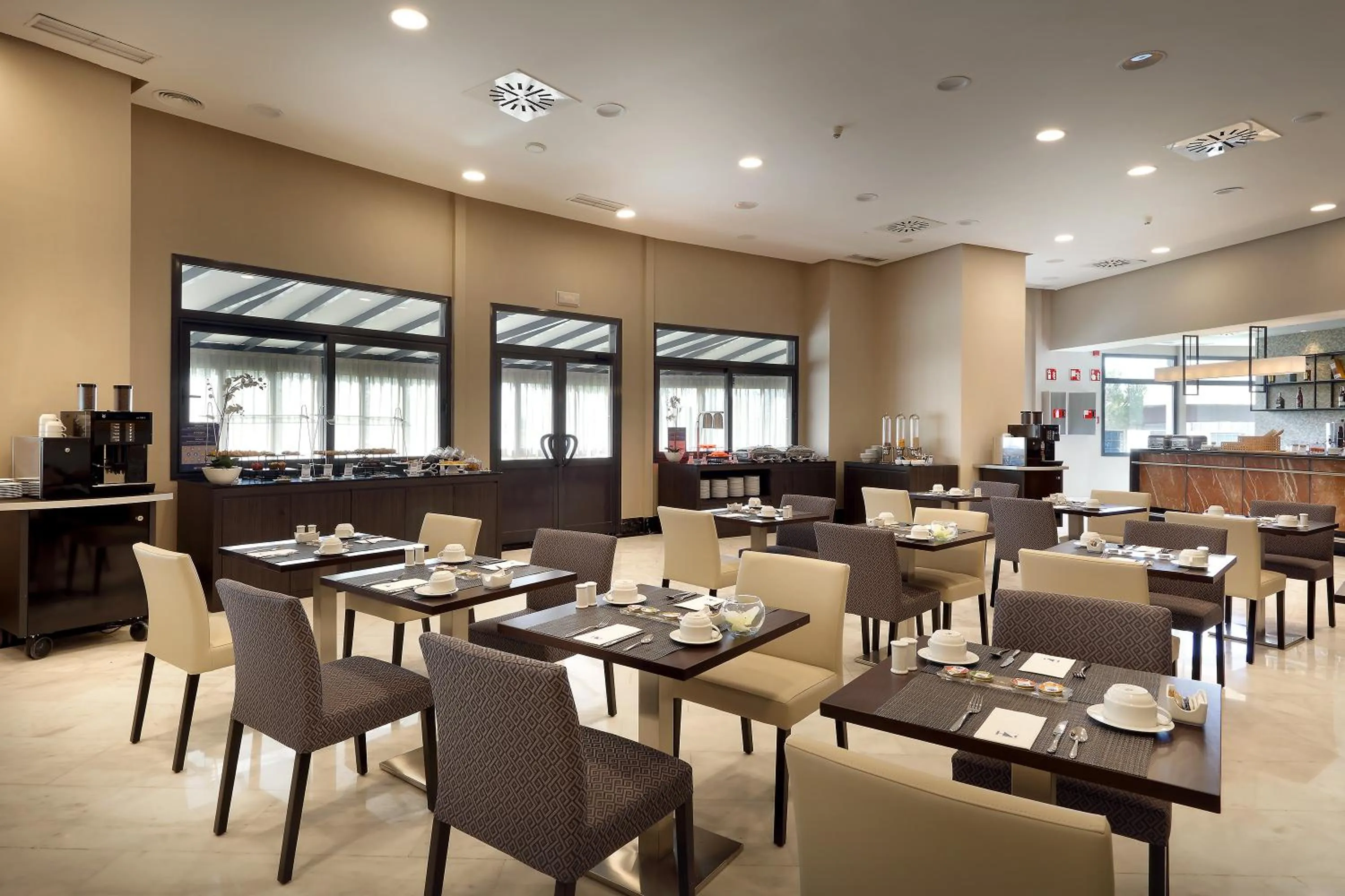 Restaurant/places to eat in Eurostars Madrid Foro