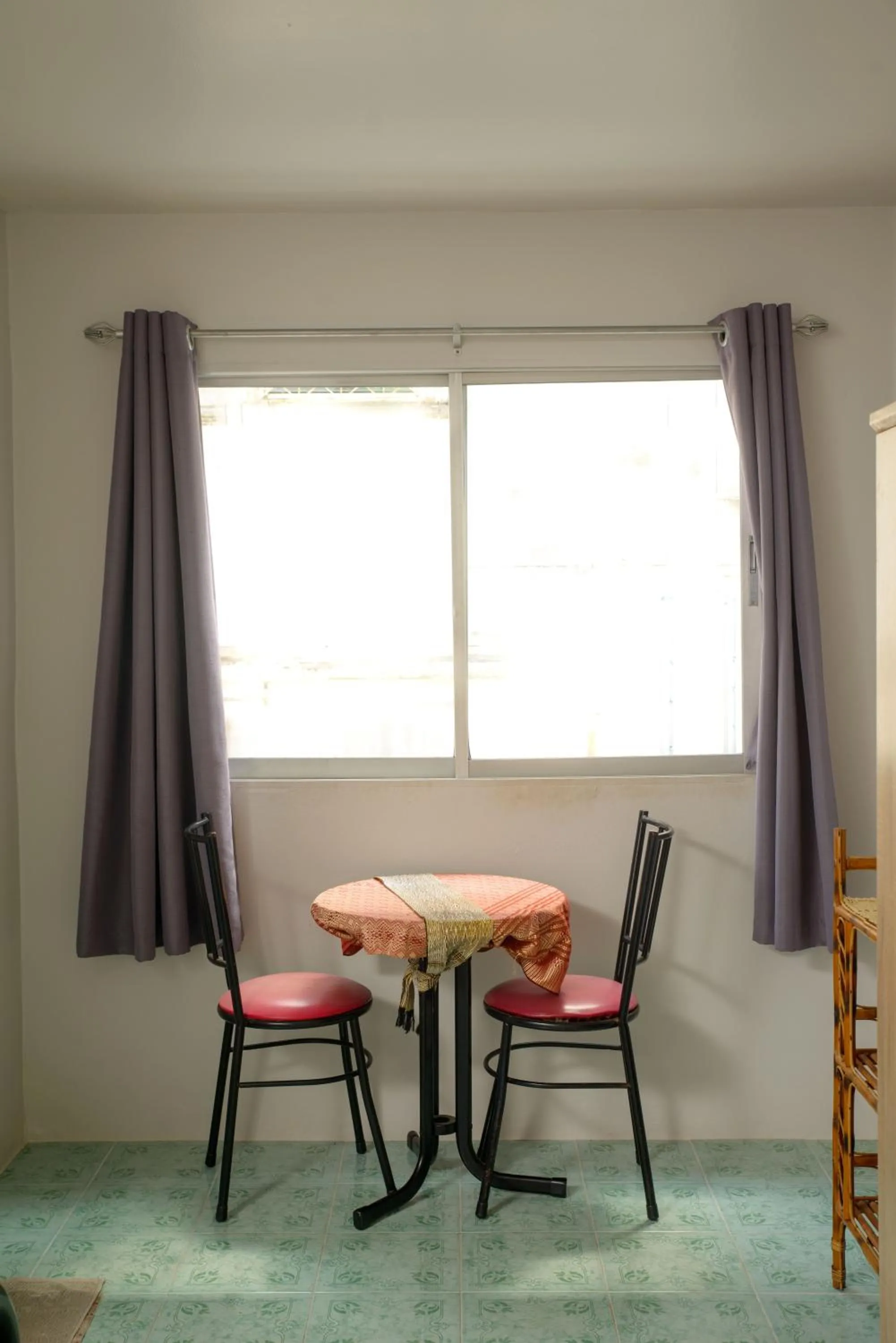 Photo of the whole room in 2 Vikings Guesthouse