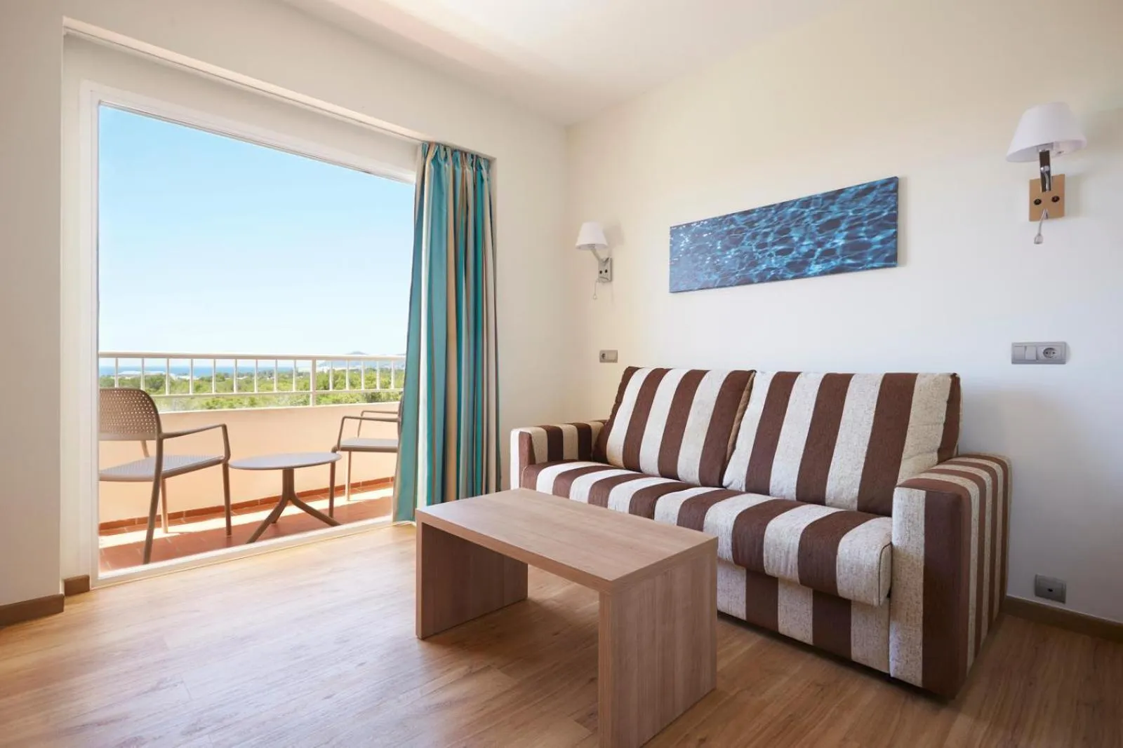 Photo of the whole room in Invisa Ereso All Inclusive