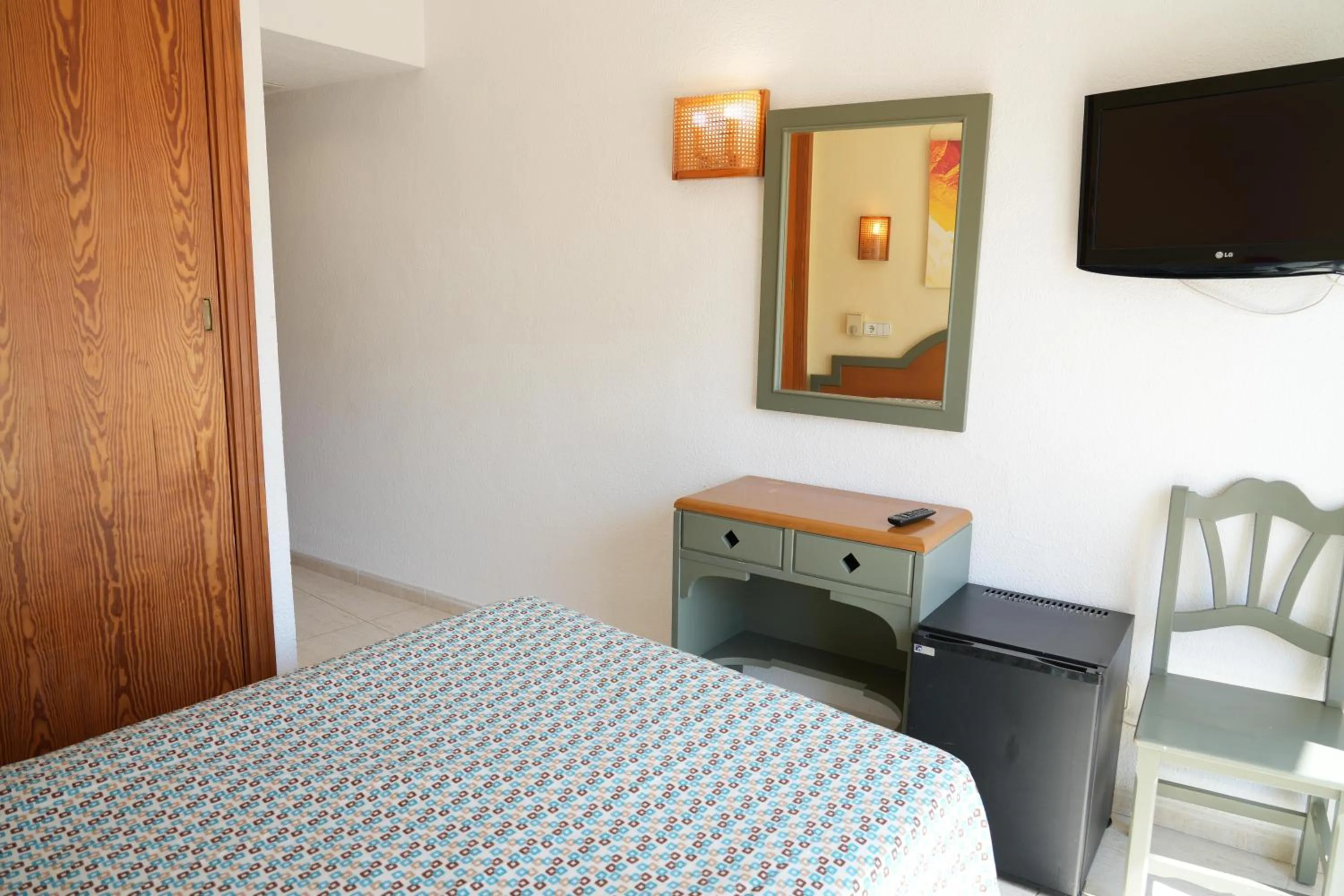 Photo of the whole room, Bed in Invisa Ereso All Inclusive